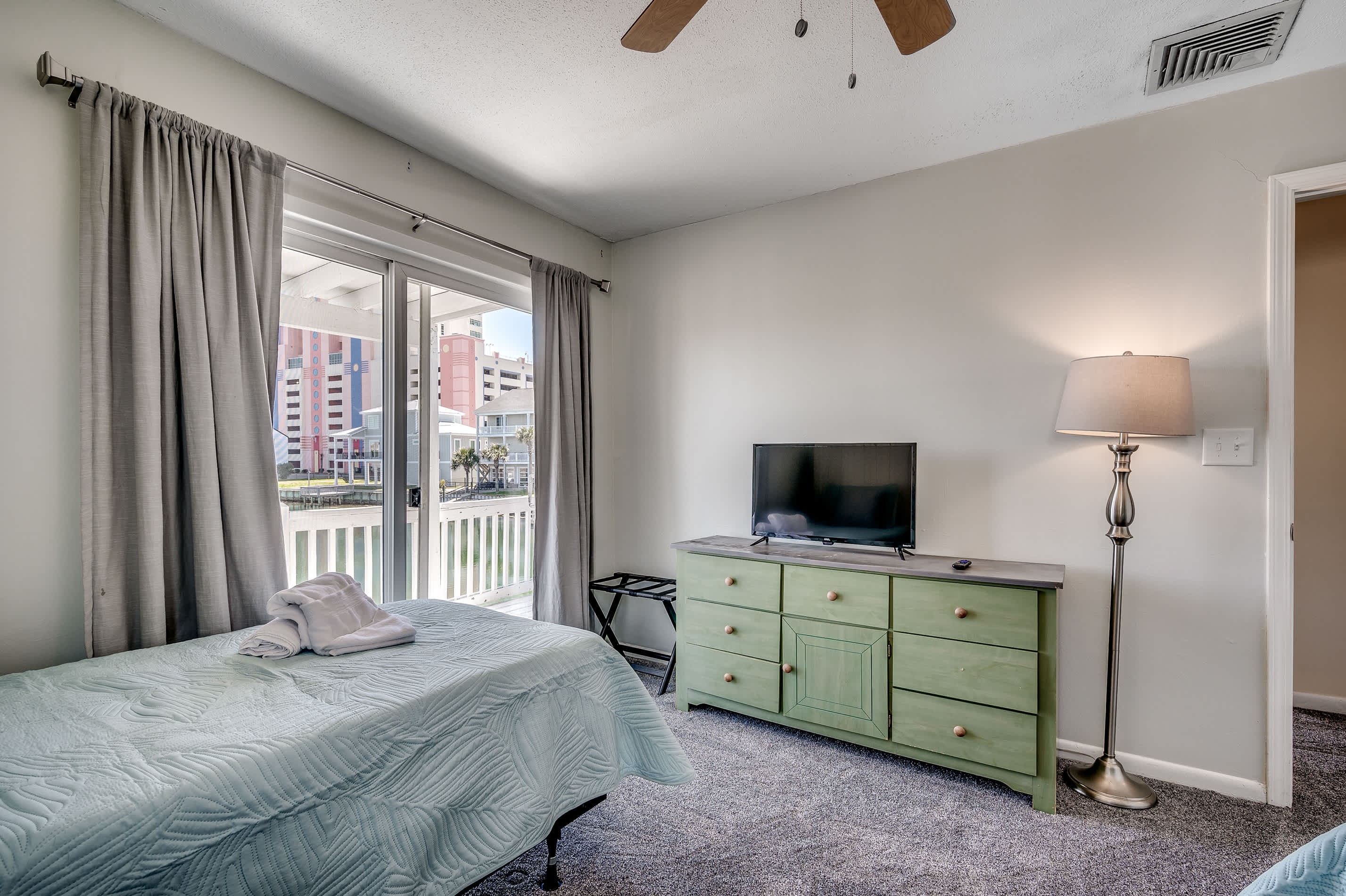 Stunning Waterfront Views at Crab Crest House