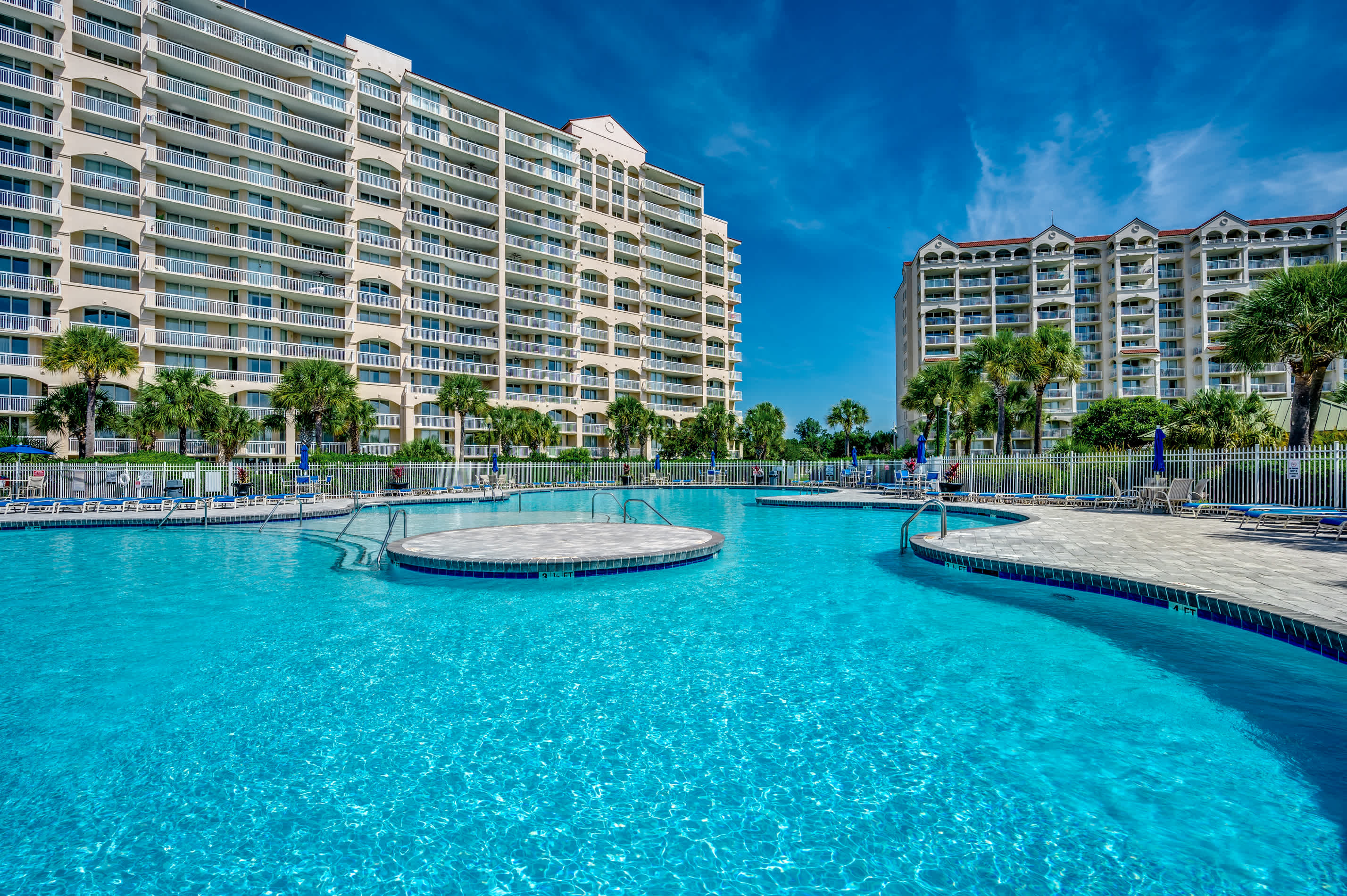 Access to Huge North Tower Pool and Hot Tub