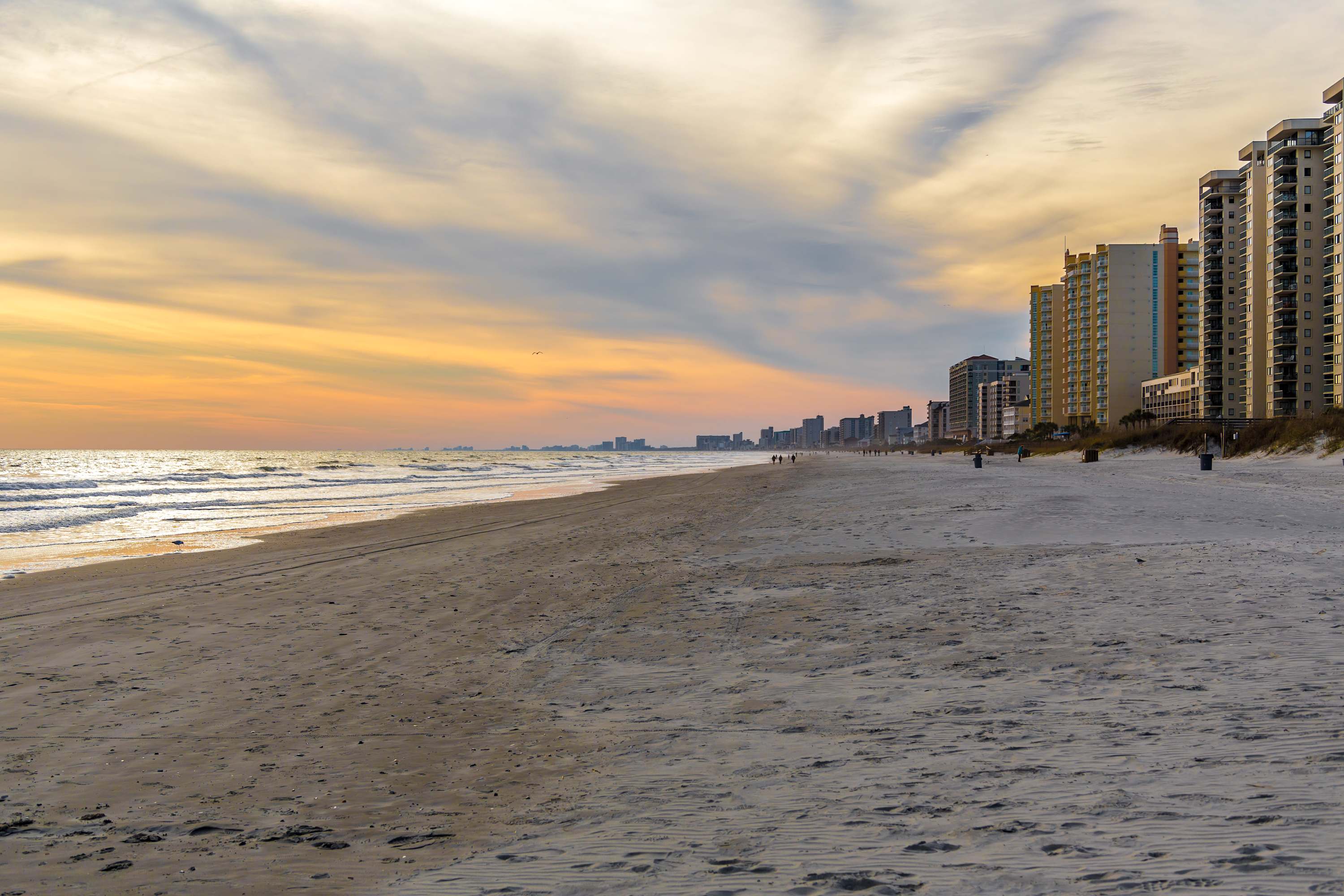 5 Minutes from Barefoot to Beach