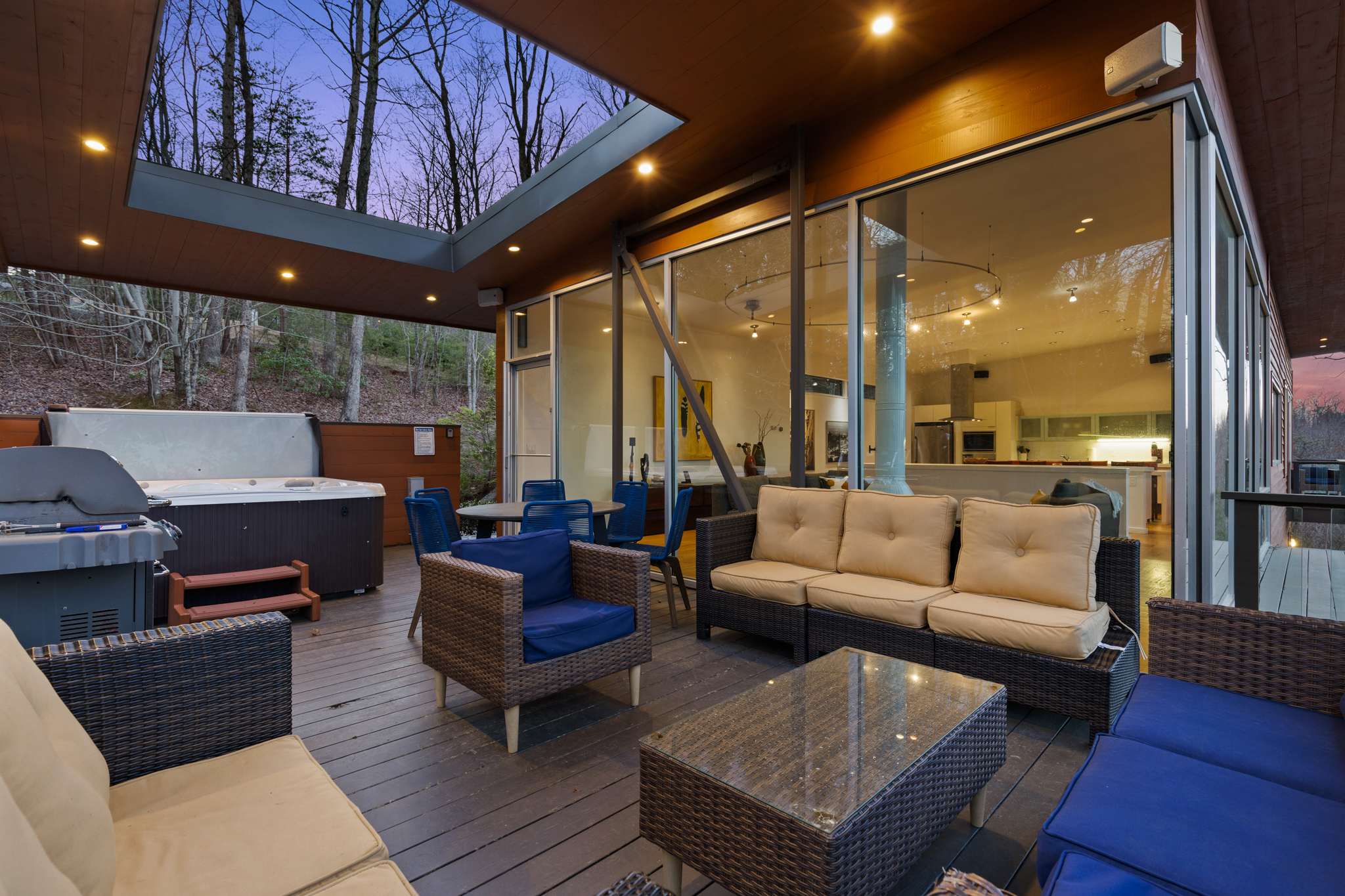 Mtn Views~Sleeps 8~Hot Tub~Game Room~Fireplace — Blue Ridge, GA — vacation rental
