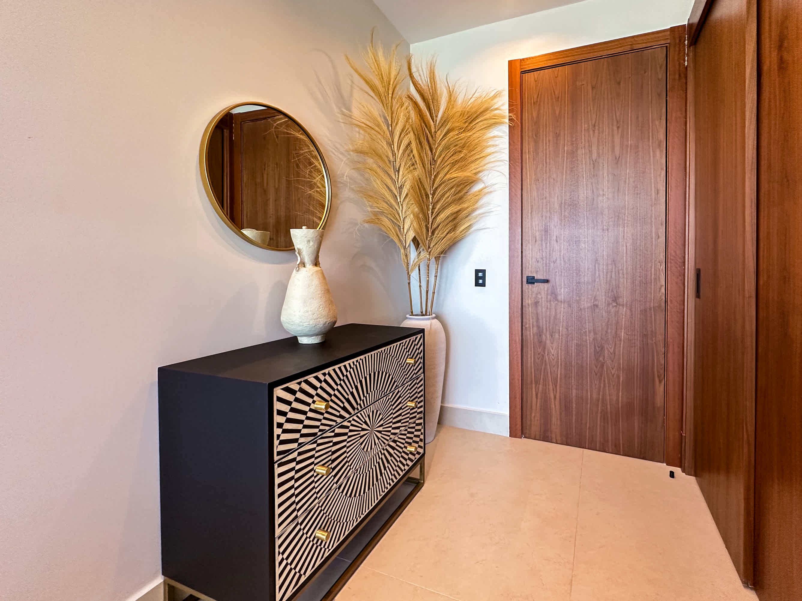 Fantastic new Penthouse w/ private rooftop and BBQ