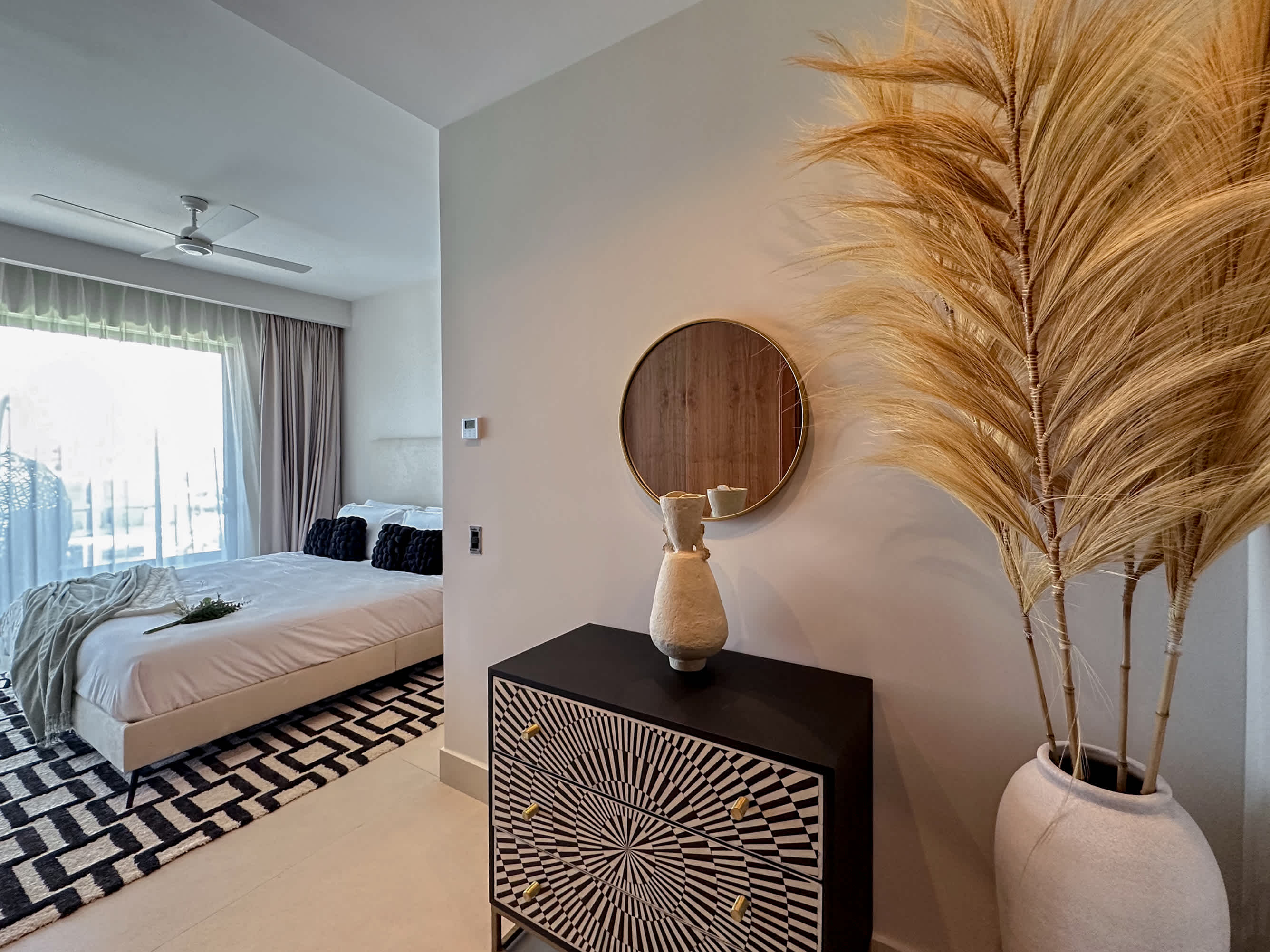 Fantastic new Penthouse w/ private rooftop and BBQ