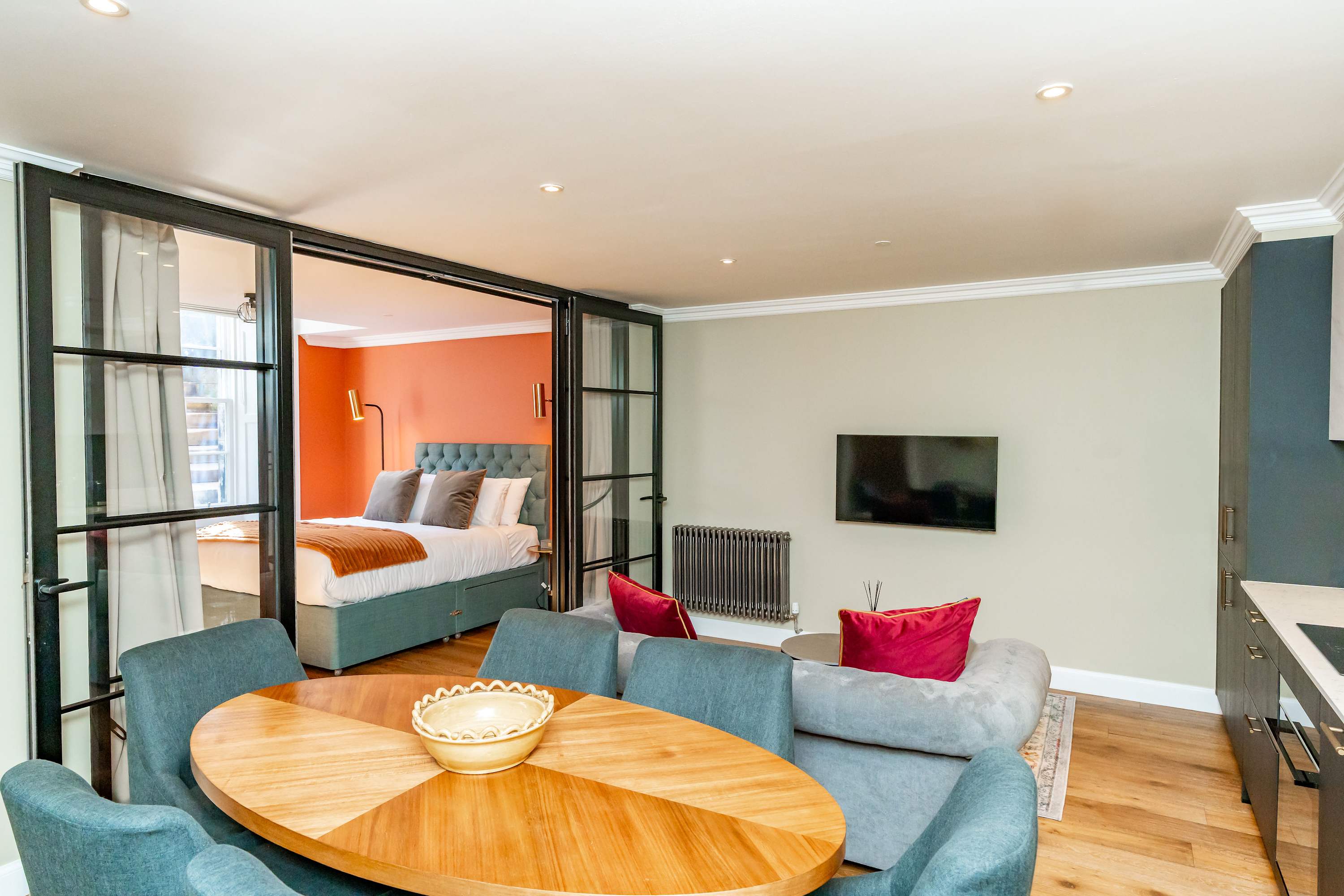 Dunlop Suite - 2 Bed Luxury Apartment — Edinburgh, Scotland — vacation rental