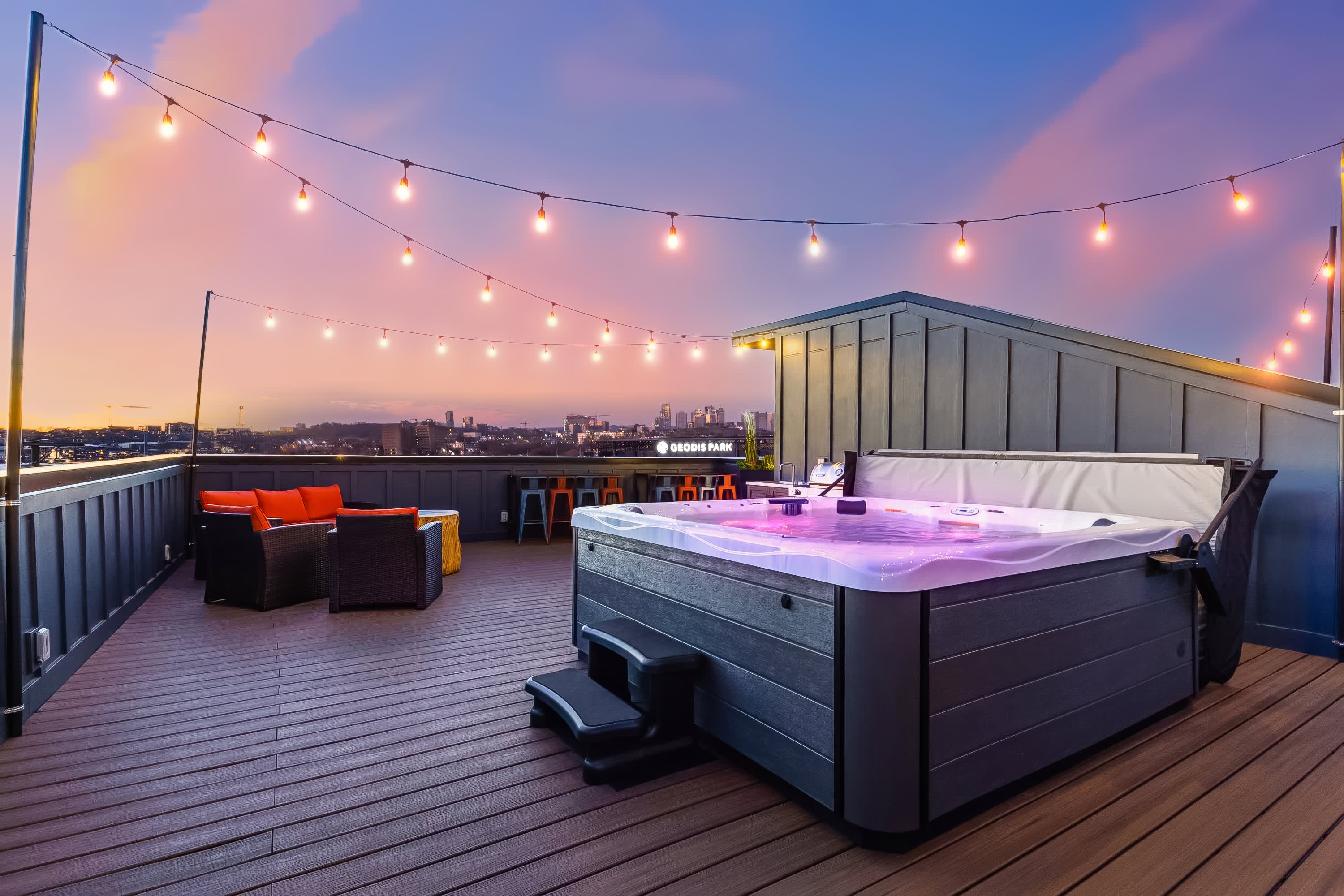 Two Homes: Hot Tub & Rooftop Deck in Nashville 2