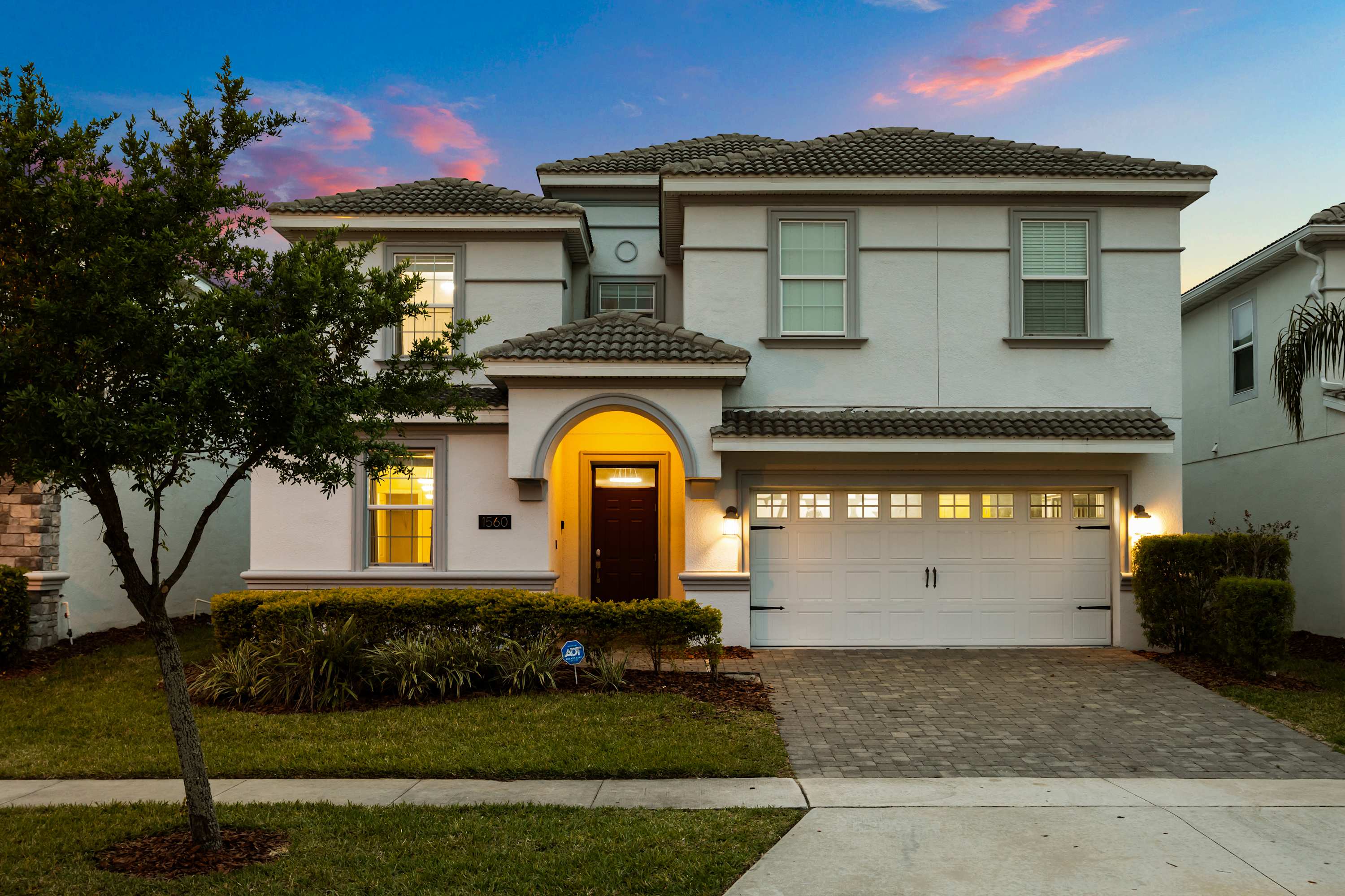 9 Bedroom Home Exterior