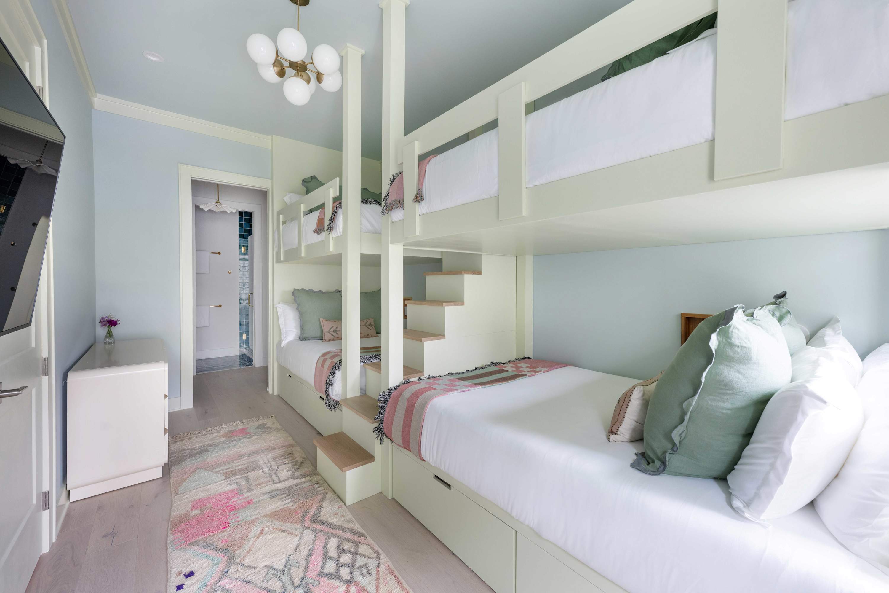 Bedroom #4: Double Twin Beds + TV