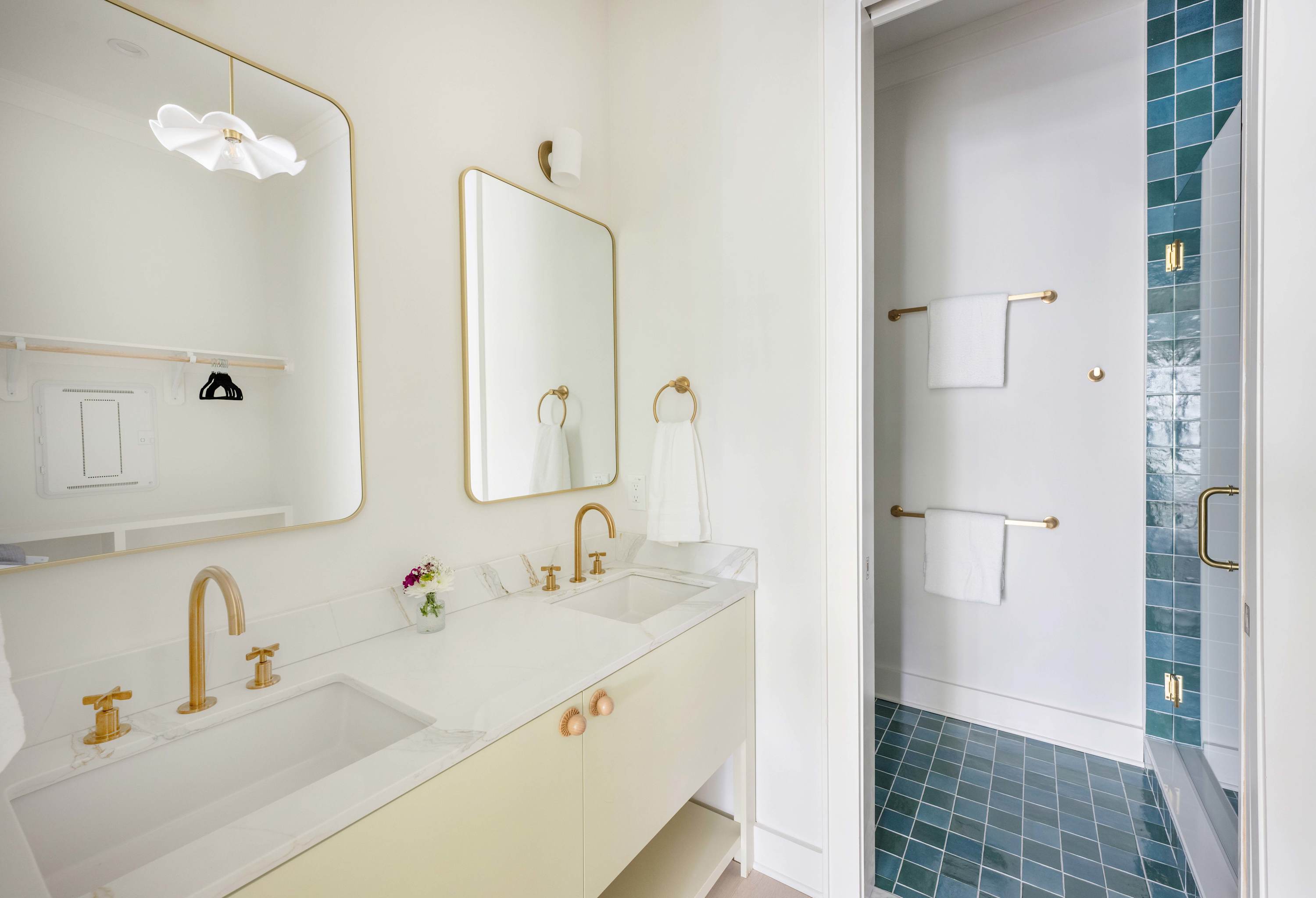 Bathroom #4: Walk-in Shower 