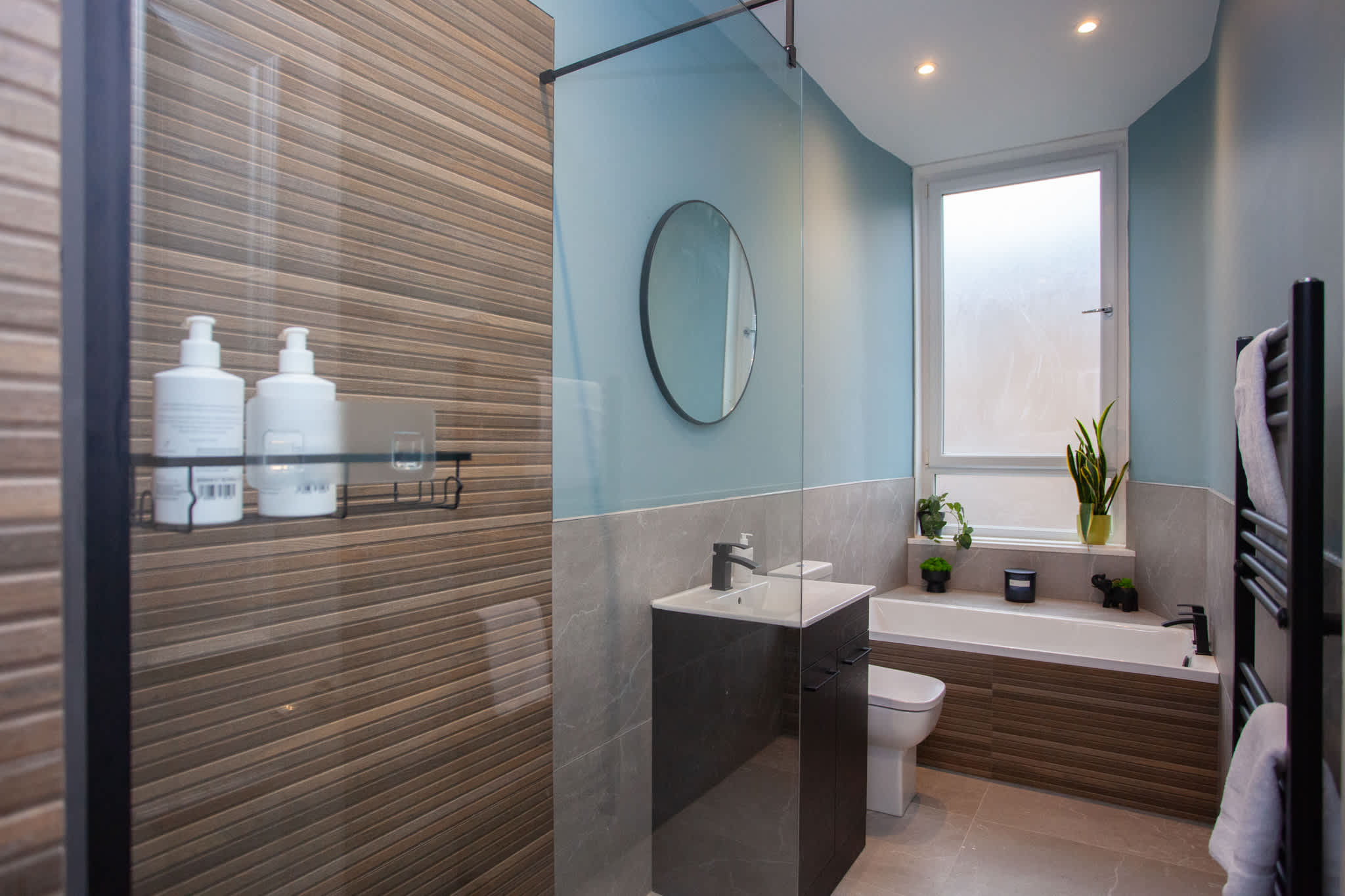 Bright and Spacious Flat in Trendy Finnieston in 964 Sauchiehall Street G3 7TH - Property image 9 - VivreStays