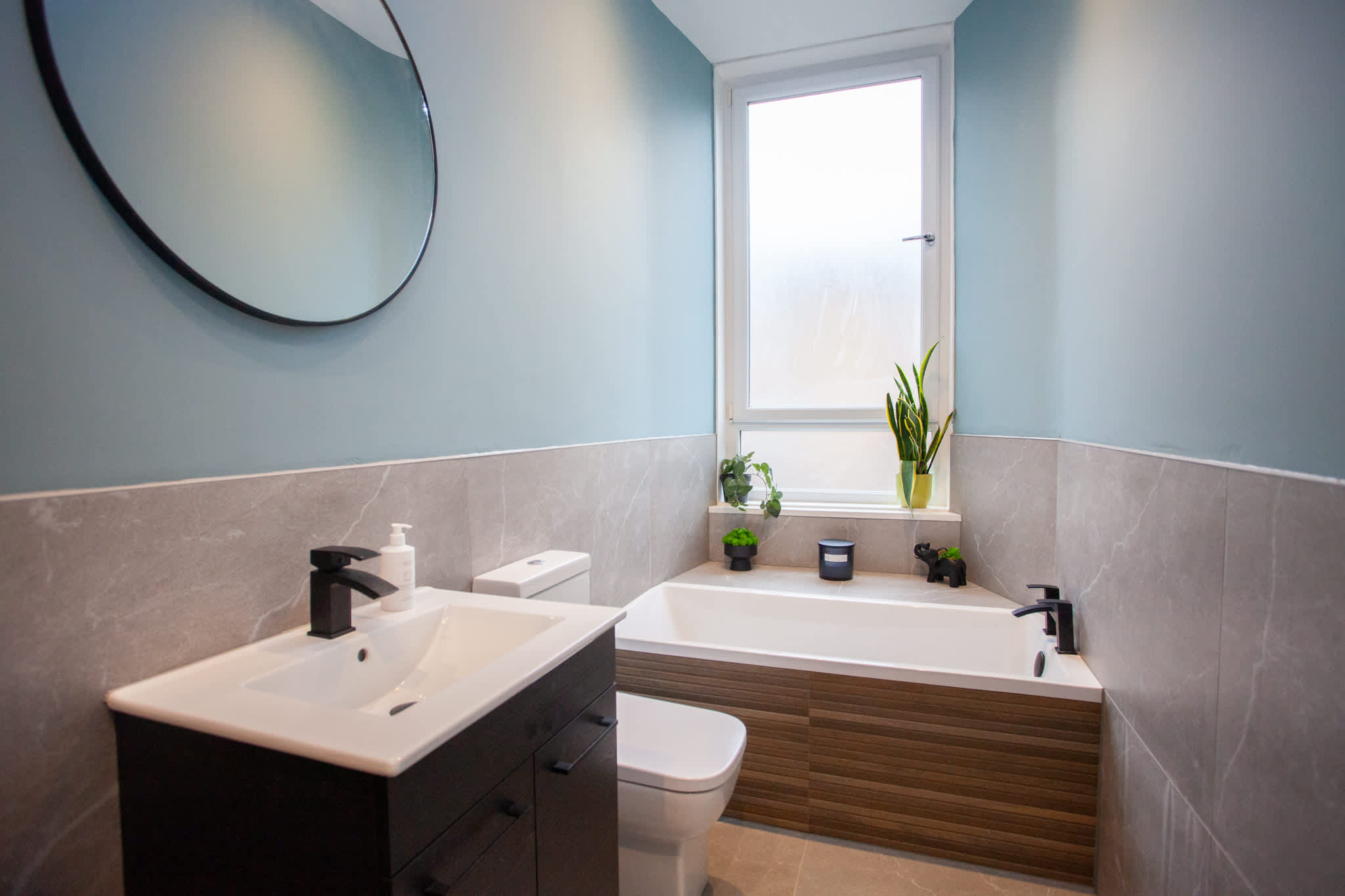 Bright and Spacious Flat in Trendy Finnieston in 964 Sauchiehall Street G3 7TH - Property image 40 - VivreStays