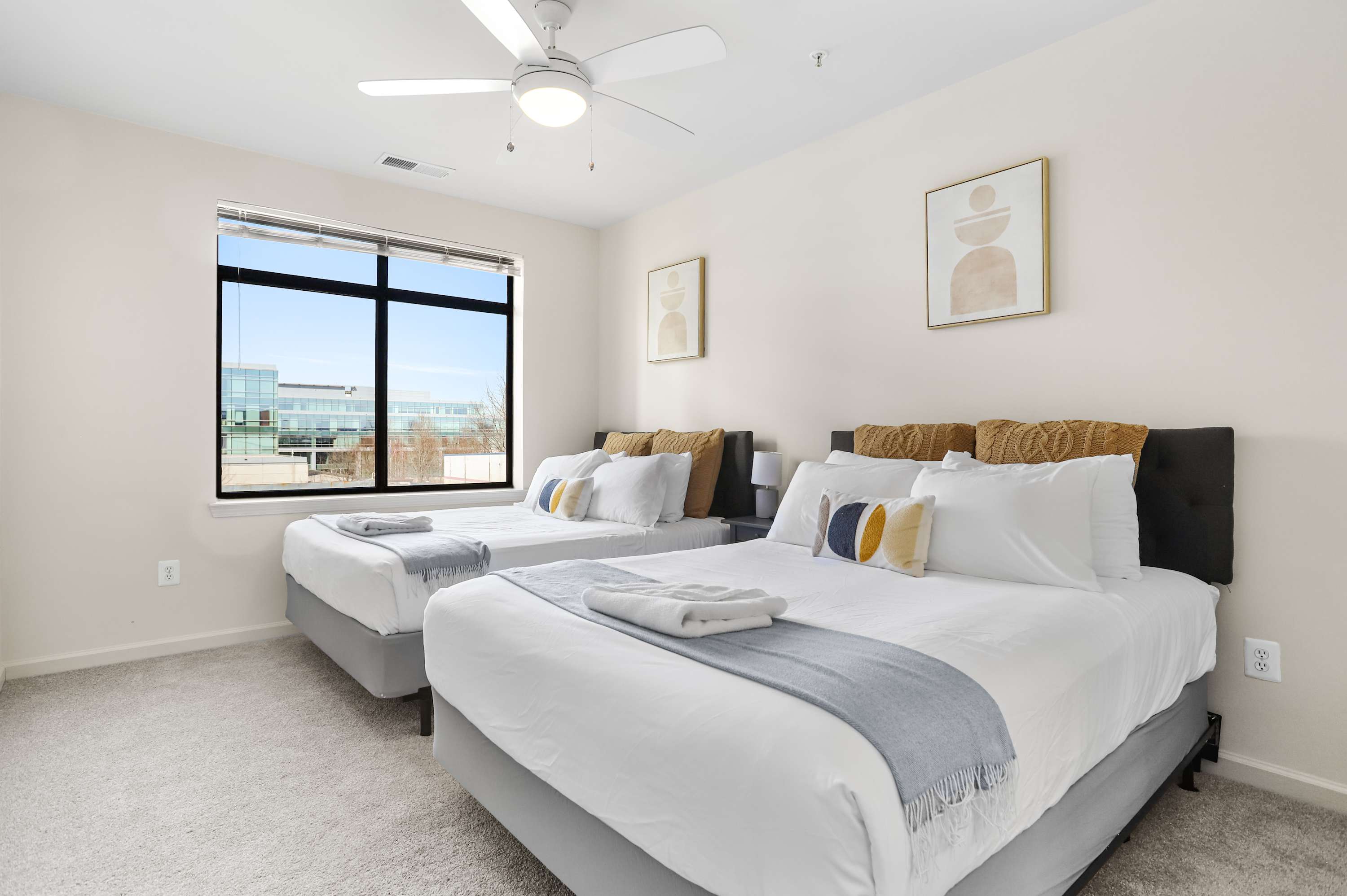 Modern Apt W Gym & Near Metro