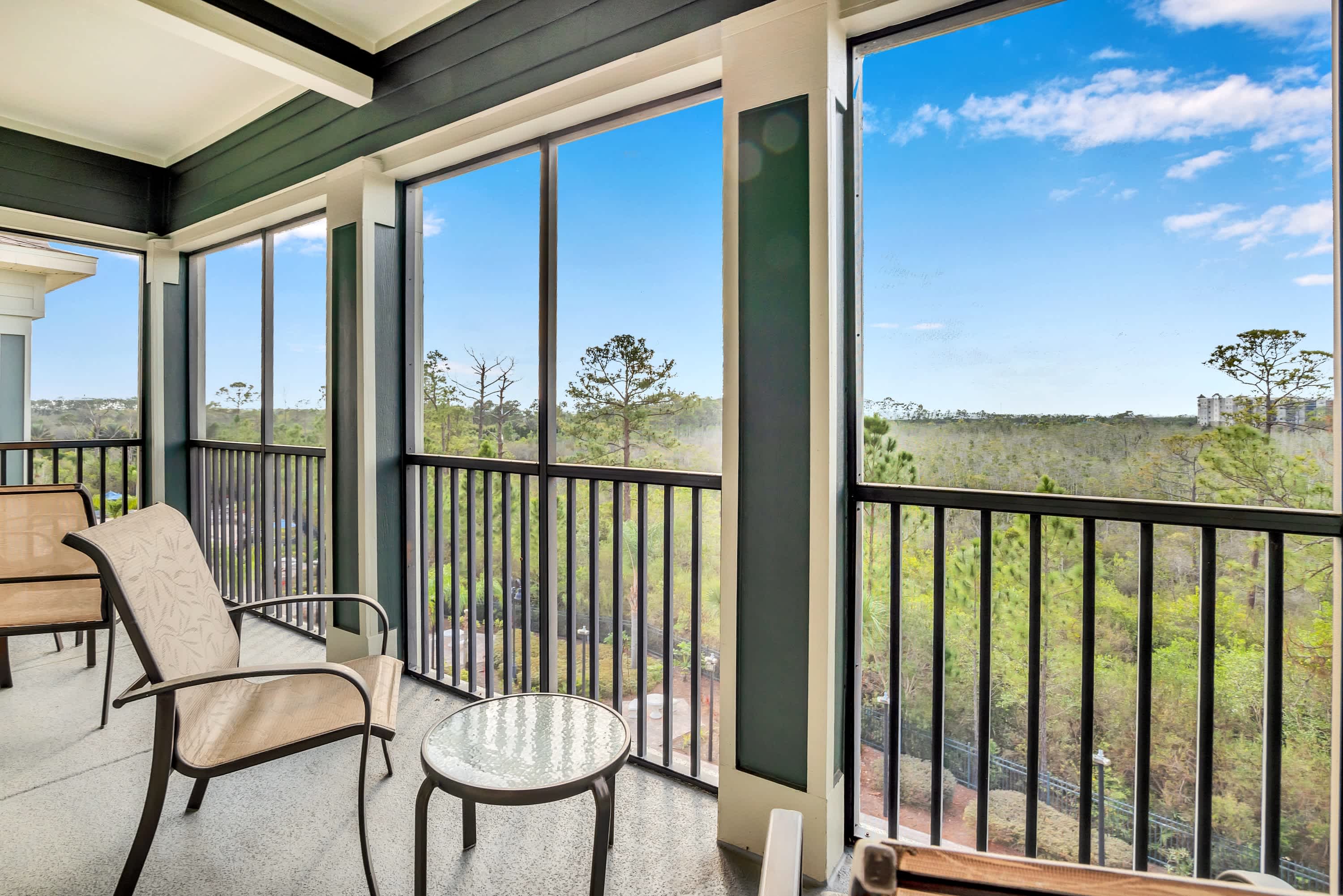 Upstay Large Family Condo w Pool Sauna | Photo 12