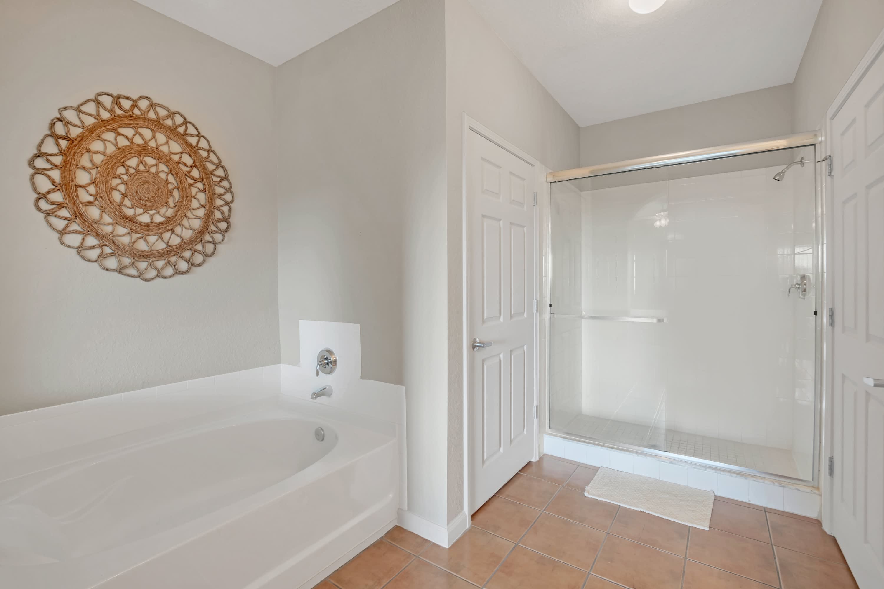 Upstay Large Family Condo w Pool Sauna | Photo 15