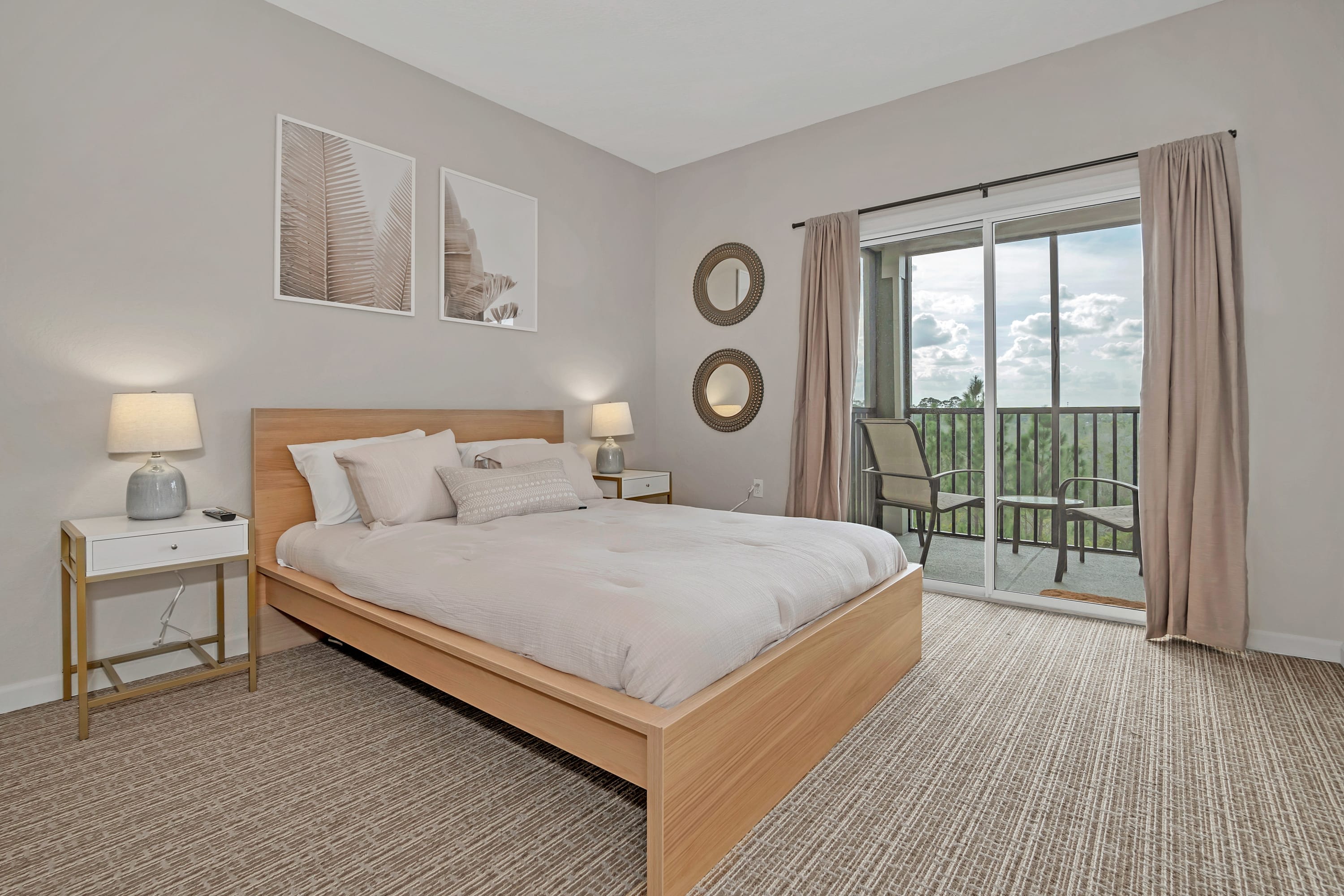 Upstay Large Family Condo w Pool Sauna | Photo 16