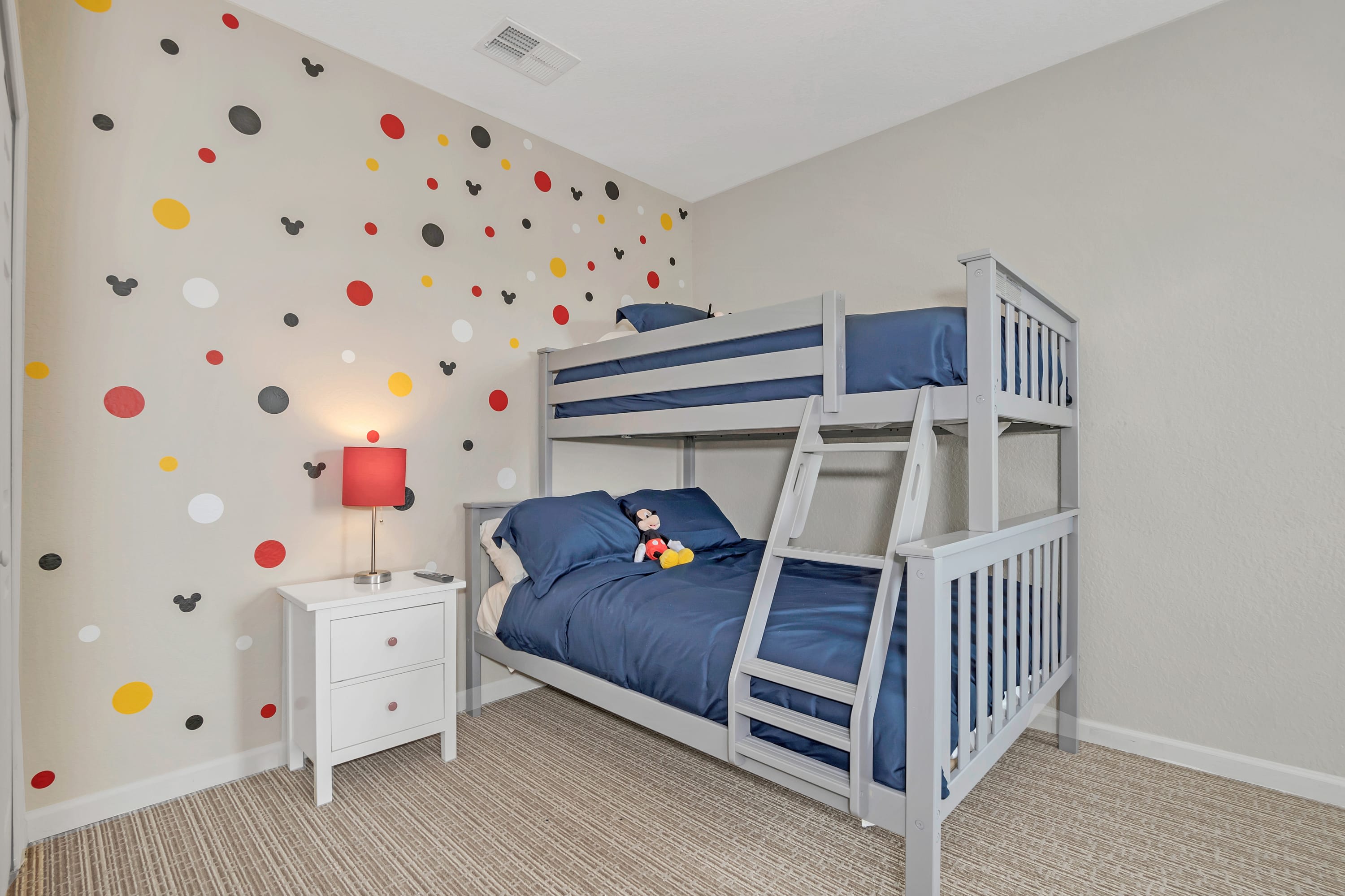 Upstay Large Family Condo w Pool Sauna | Photo 19