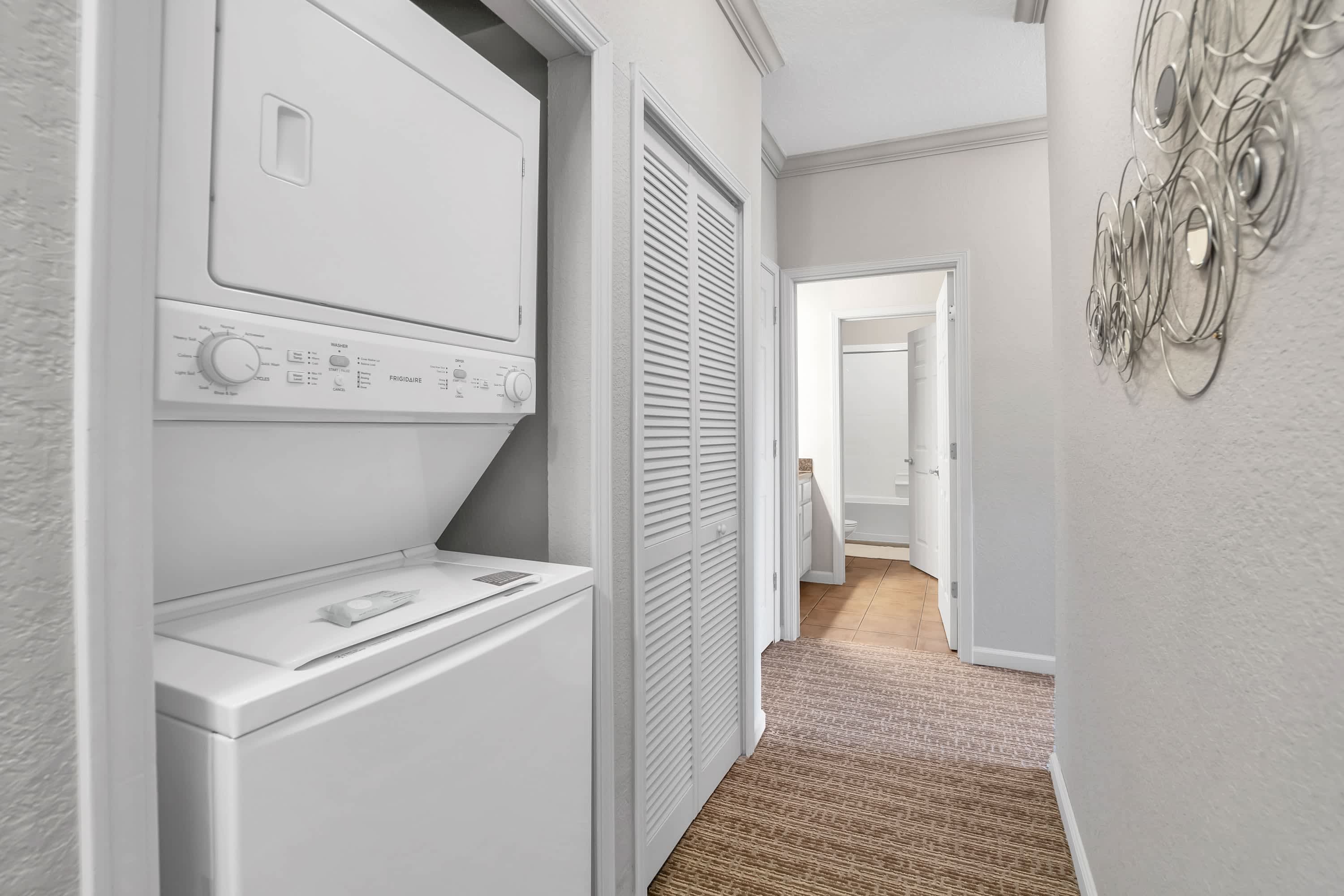 Upstay Large Family Condo w Pool Sauna | Photo 20