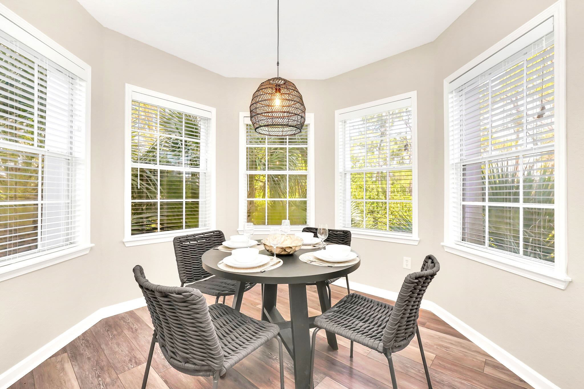 Upstay Pet Friendly Family Condo w Pool Sleeps 8 | Photo 3