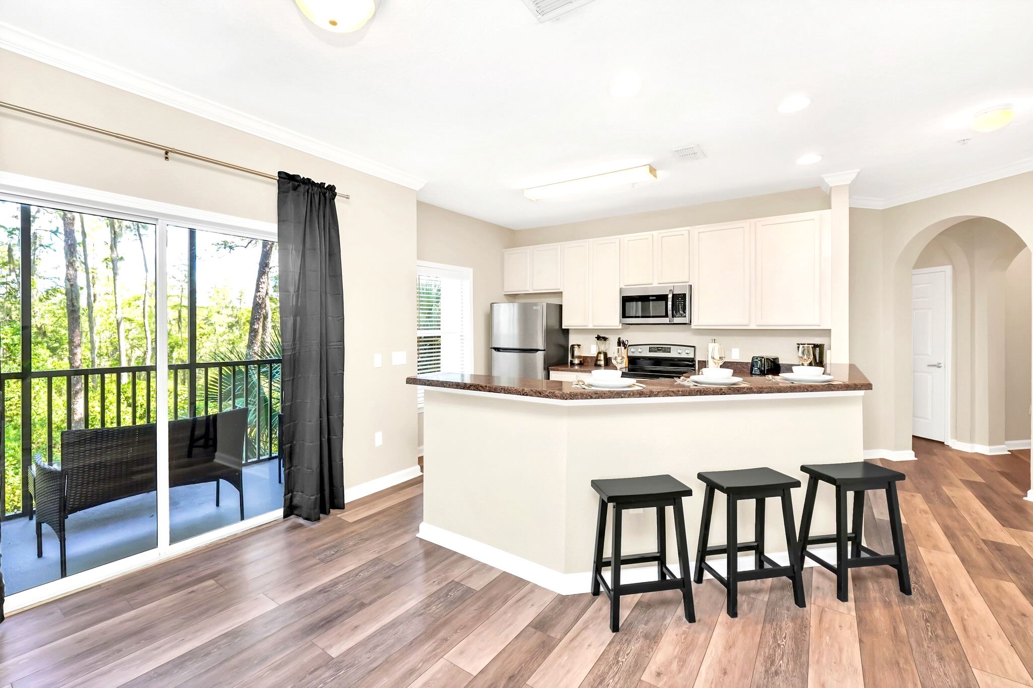 Upstay Pet Friendly Family Condo w Pool Sleeps 8 | Photo 12