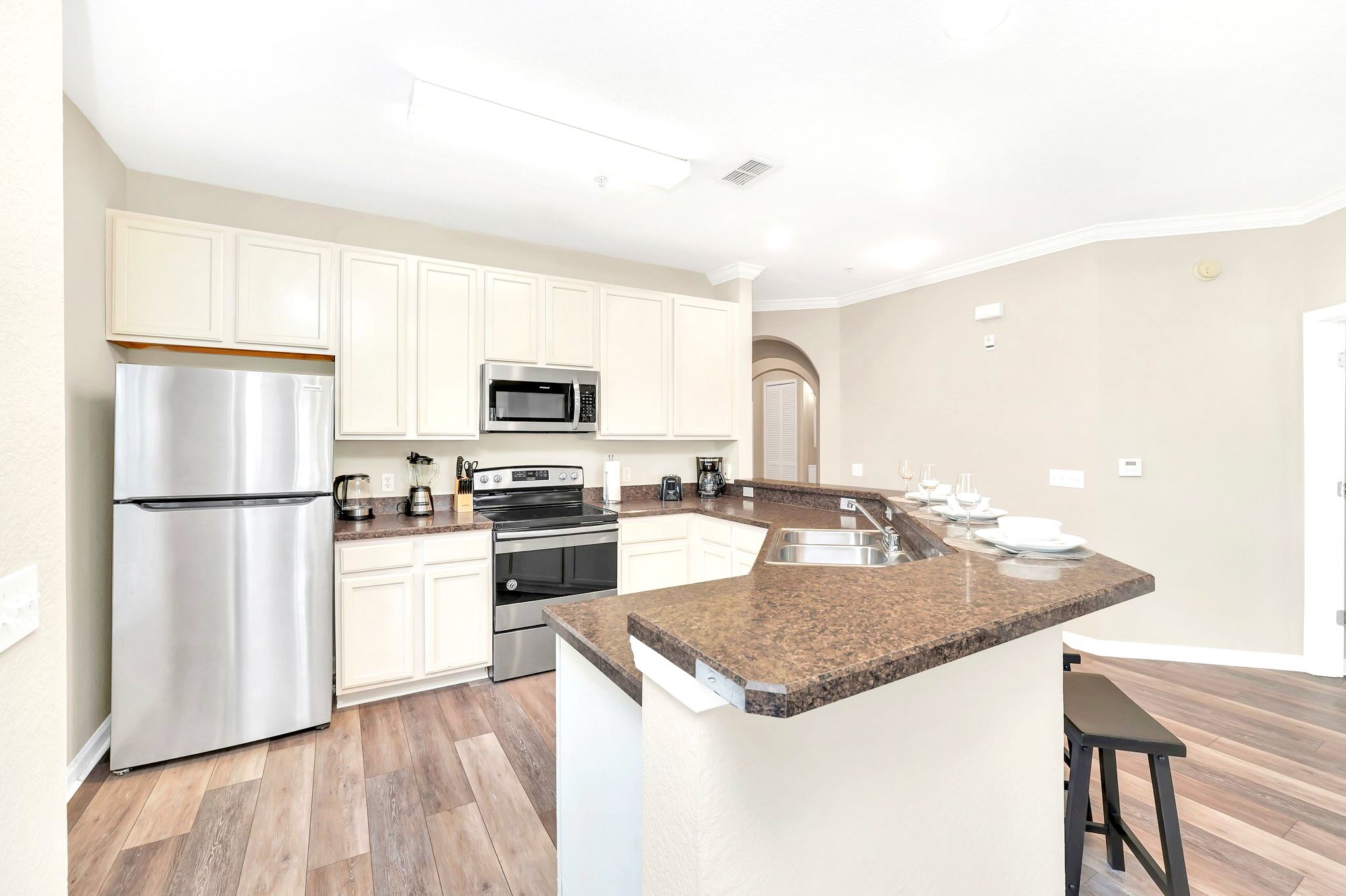 Upstay Pet Friendly Family Condo w Pool Sleeps 8 | Photo 13