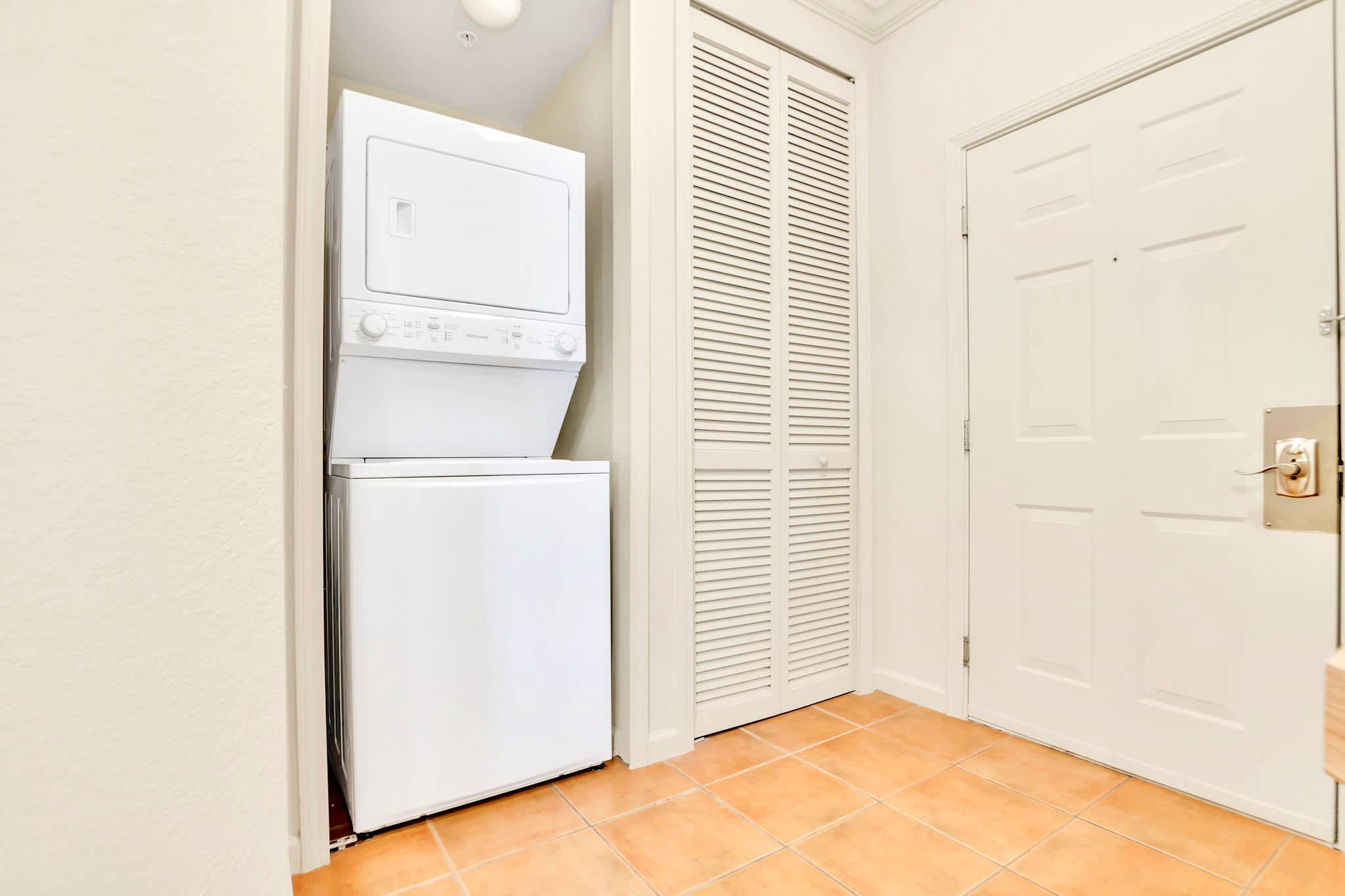 Pet friendly Condo Pool Sauna Near Disney | Photo 26