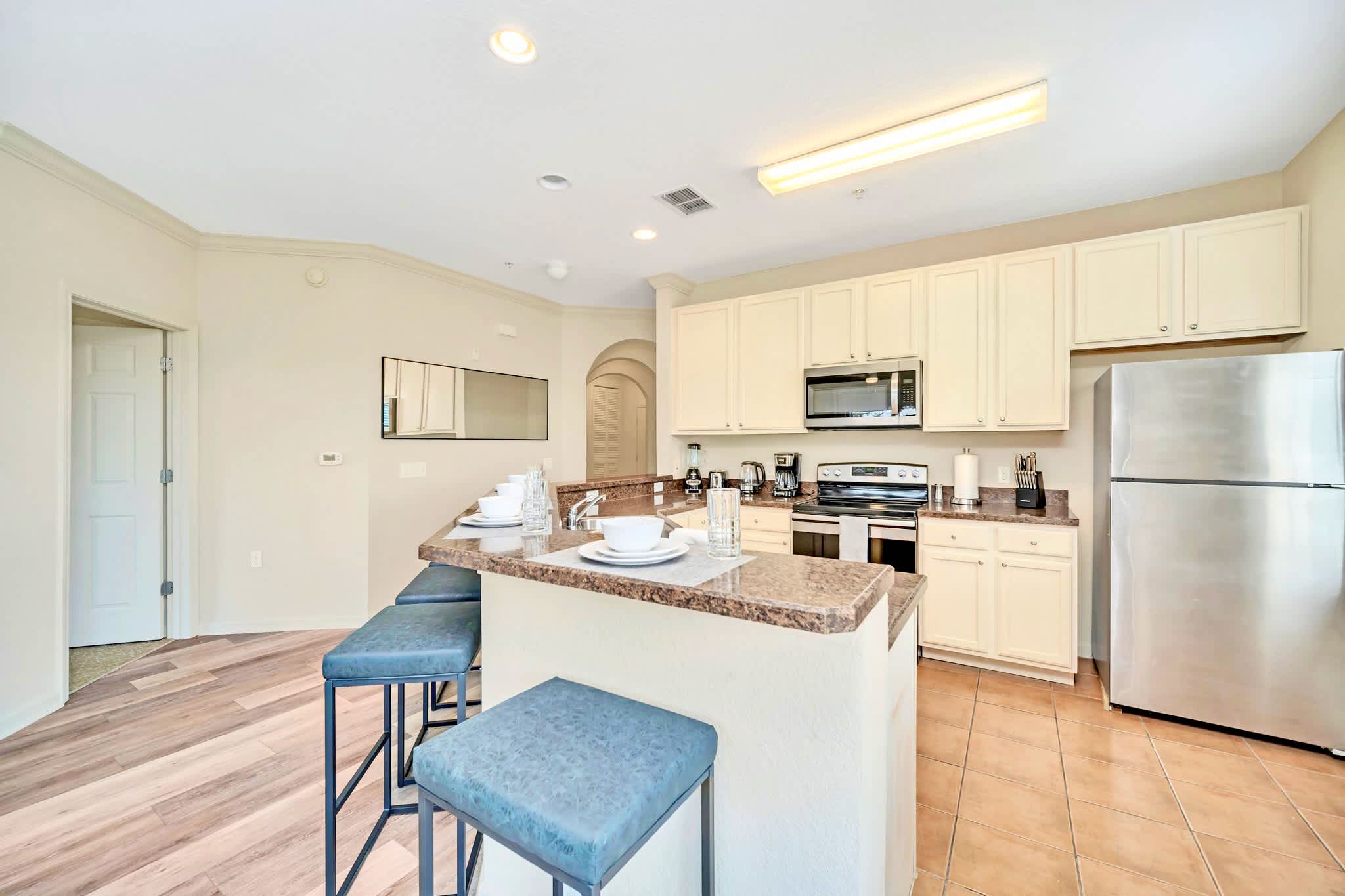 Upstay Condo w Pool Sauna Sleeps 8 | Photo 11