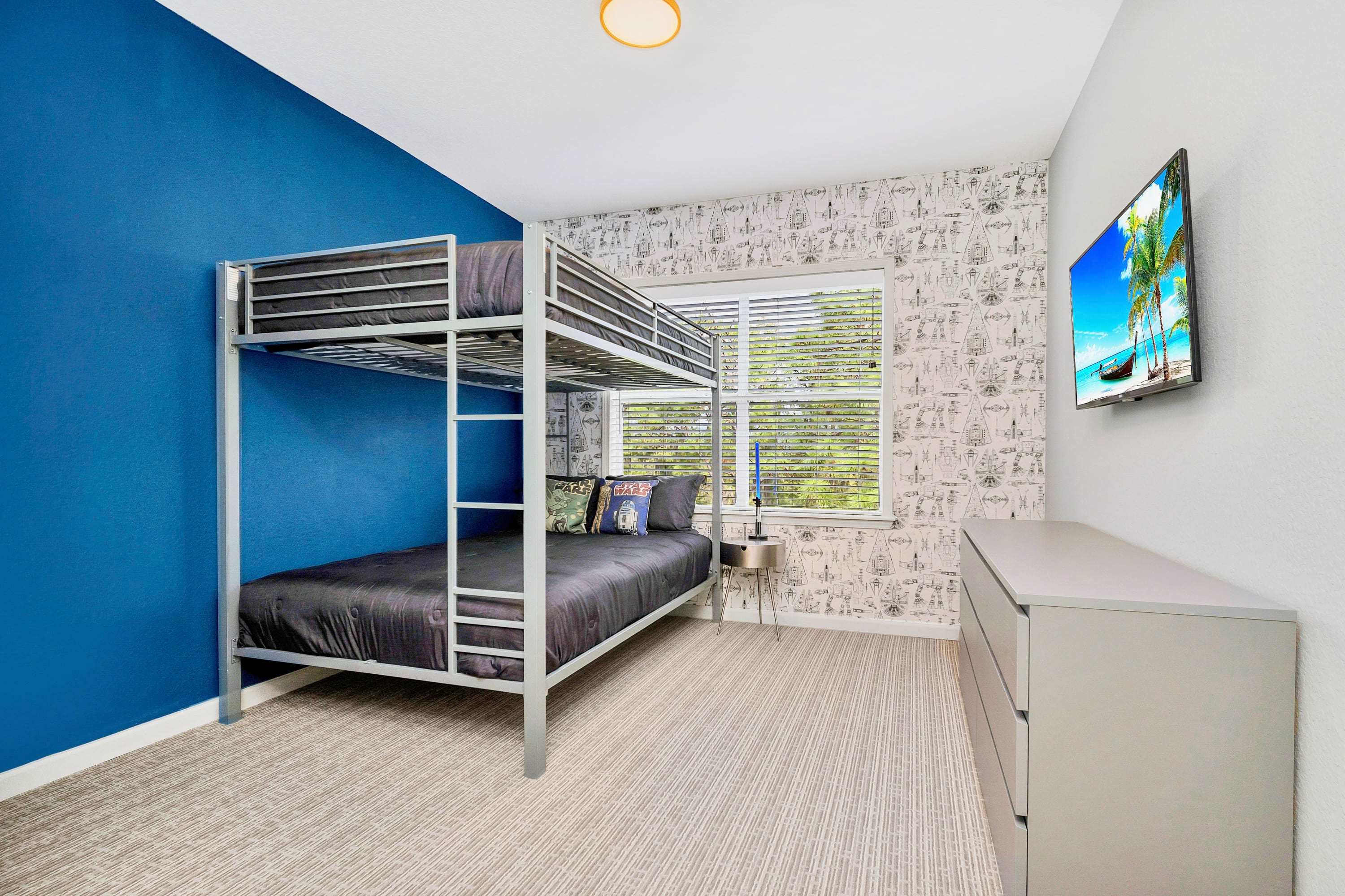 Bunk Bedroom with Smart TV 