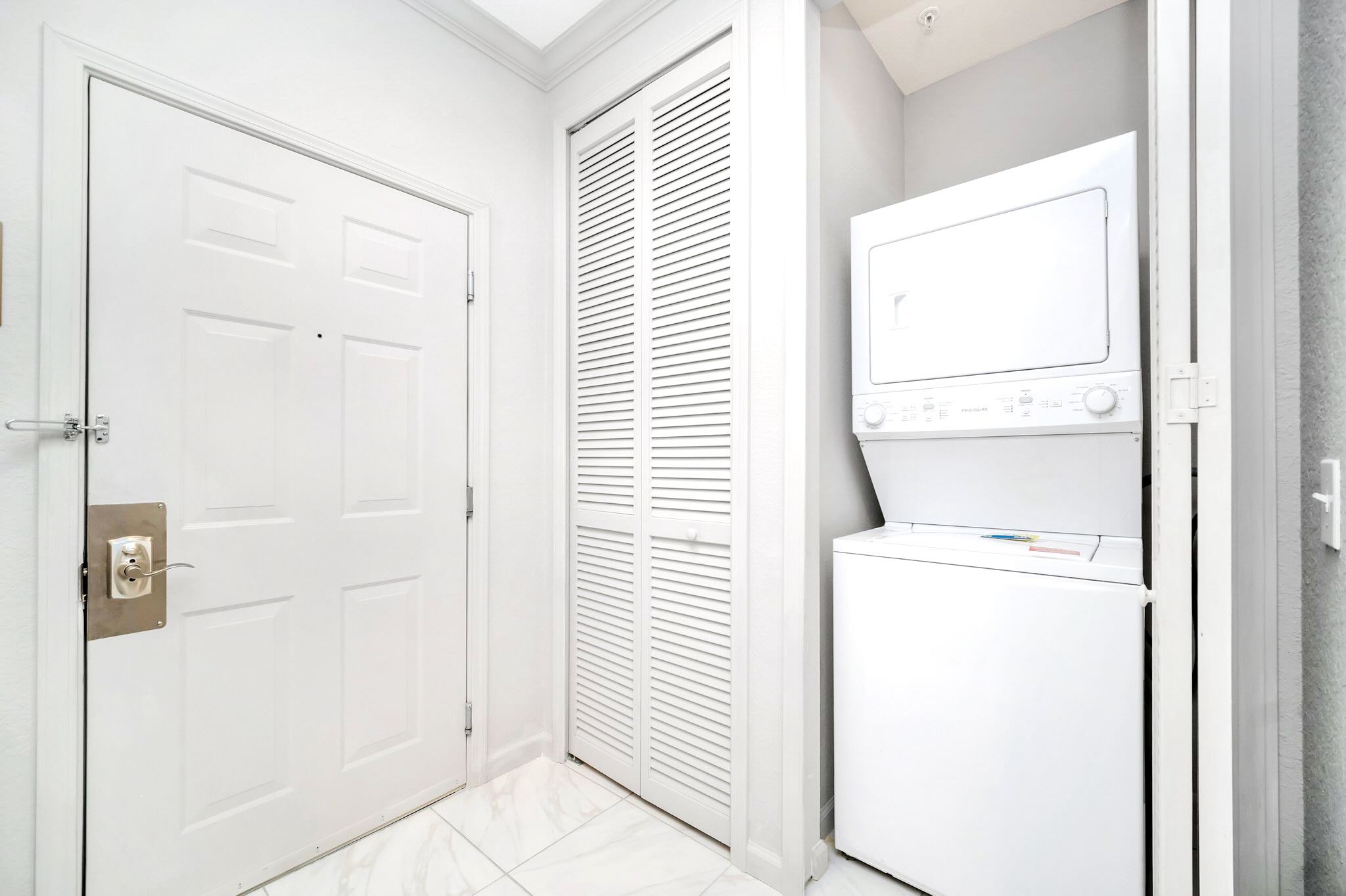 In-suite laundry facilities (washer and dryer)