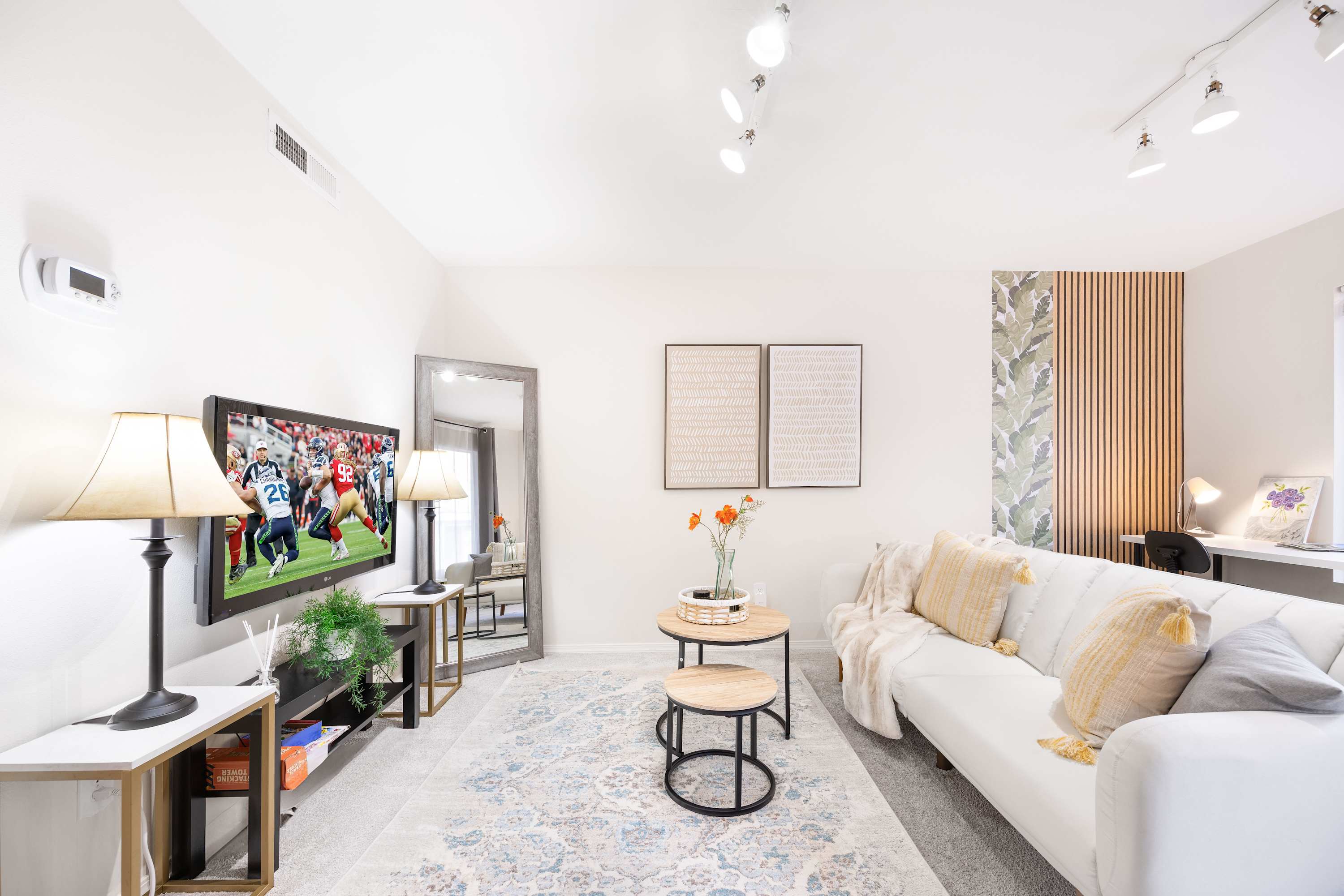 4B TH in Kirkland, Woodinville, Prime Location