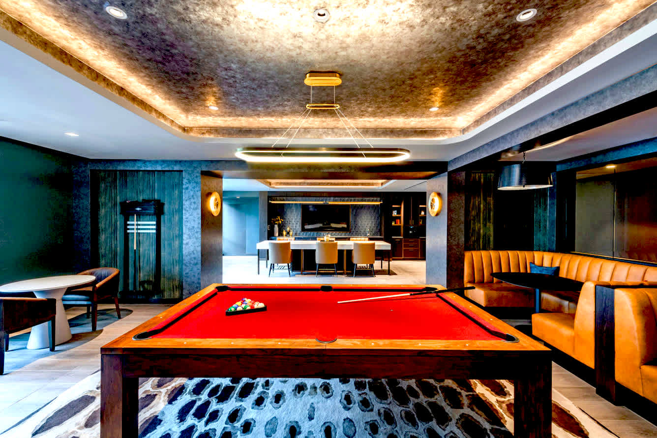 Metro-Connected Clarendon Stay - Photo 39