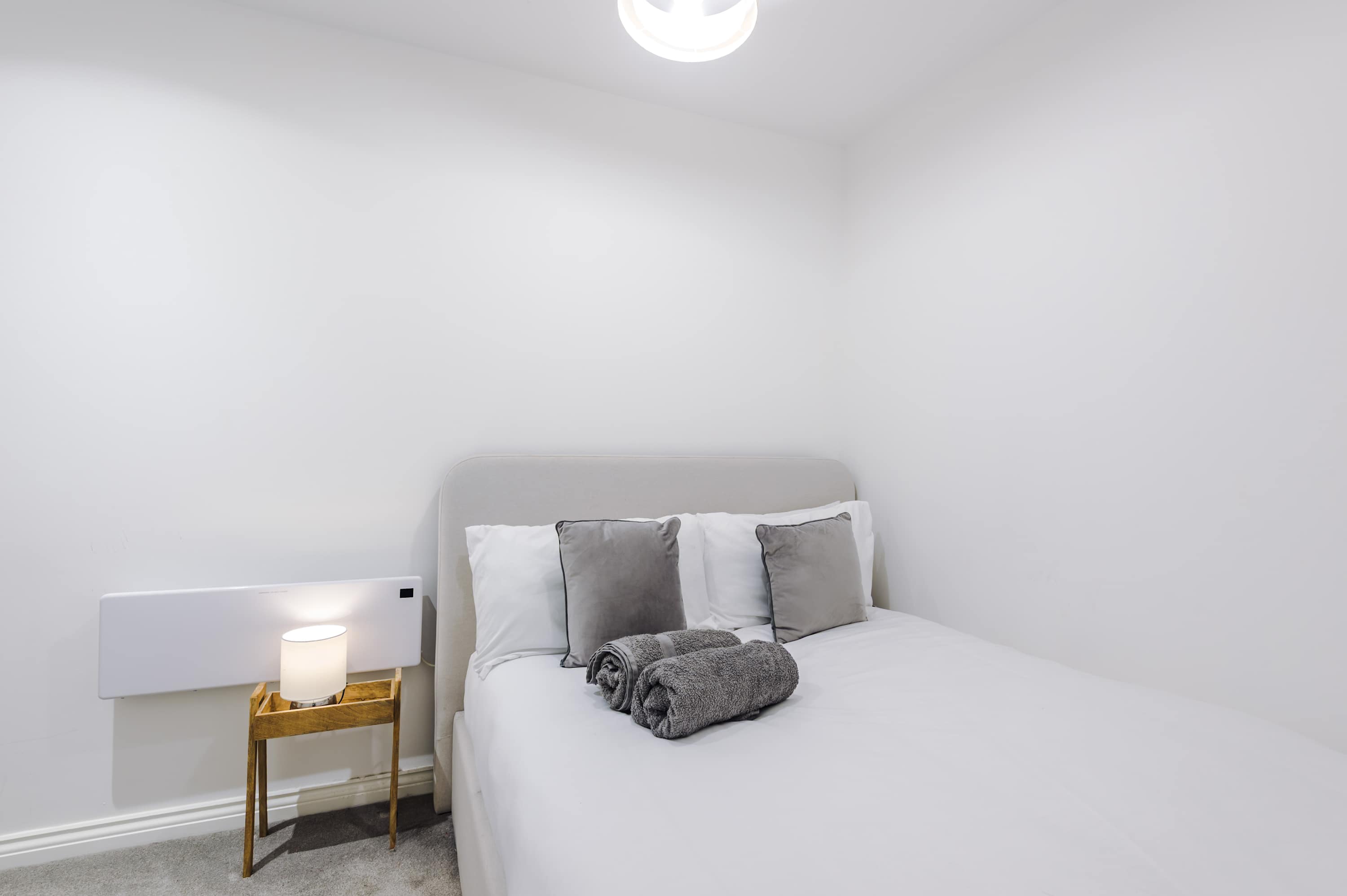View Stylish City Centre Apartment in Whitehall Road LS12 1FG Stylish City Centre Apartment in Whitehall Road LS12 1FG - Property image 11 - VivreStays