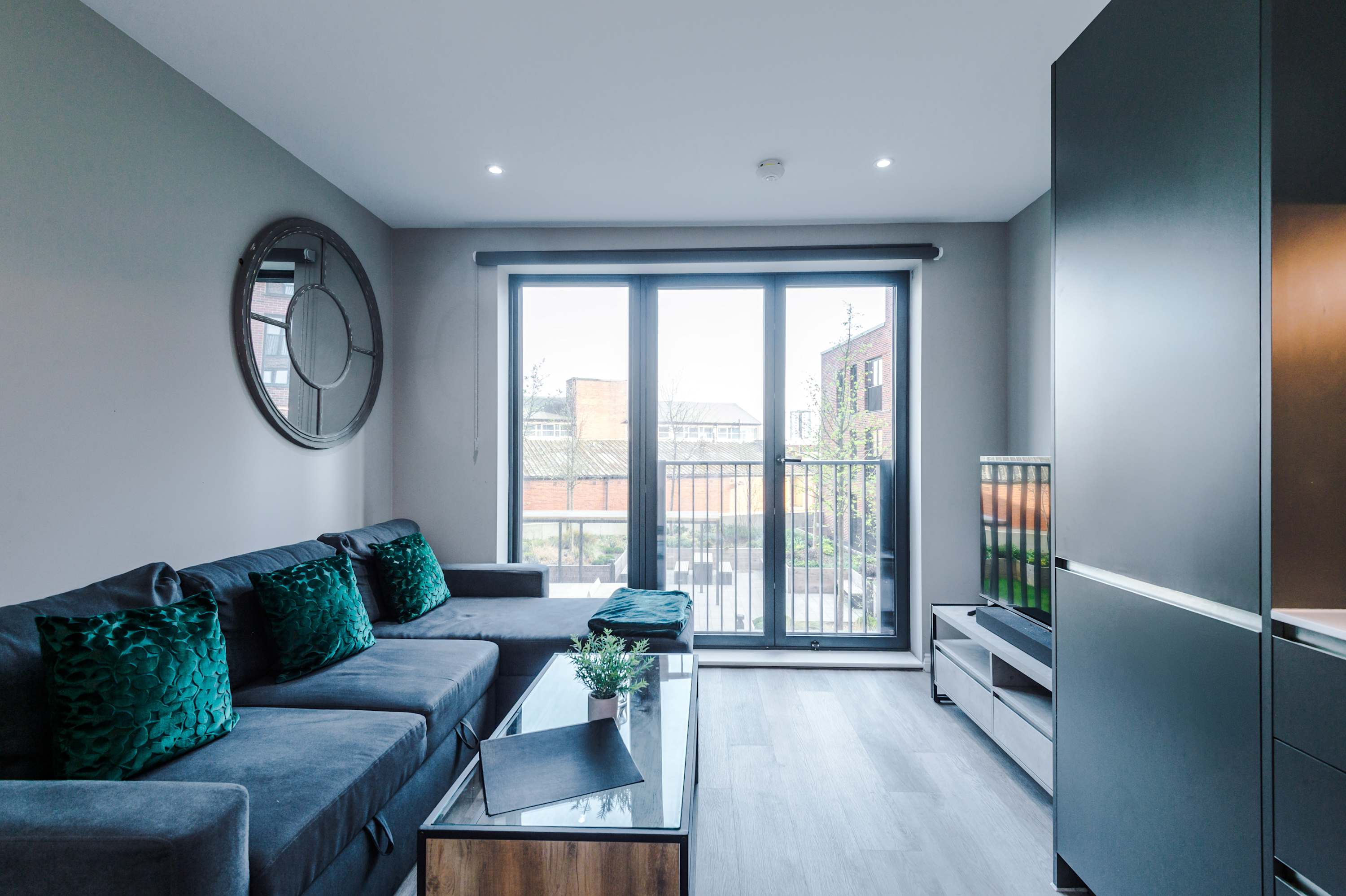 View Stylish City Centre Apartment in Whitehall Road LS12 1FG Stylish City Centre Apartment in Whitehall Road LS12 1FG - Property image 4 - VivreStays