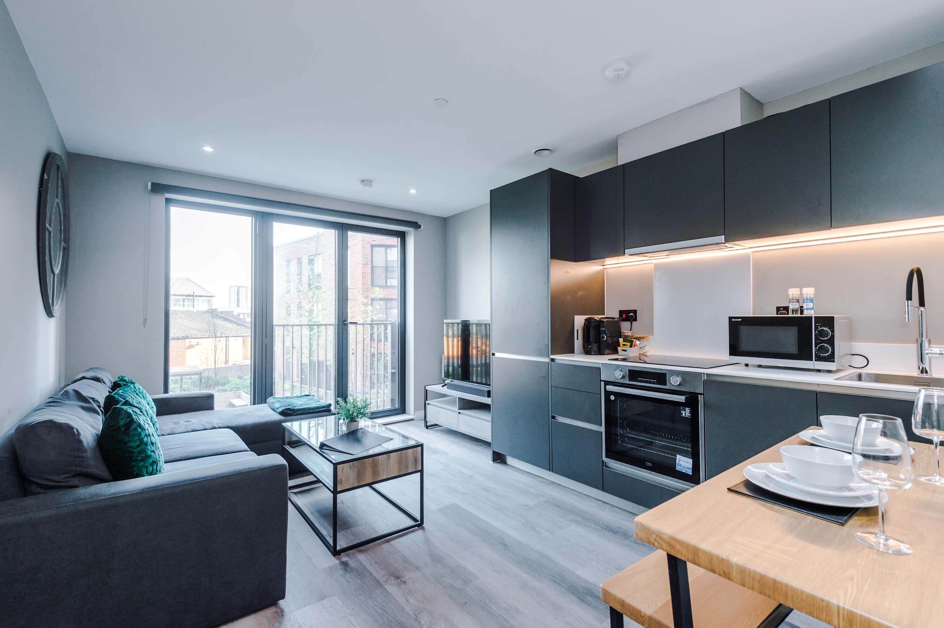 View Stylish City Centre Apartment in Whitehall Road LS12 1FG Stylish City Centre Apartment in Whitehall Road LS12 1FG - Property image 2 - VivreStays