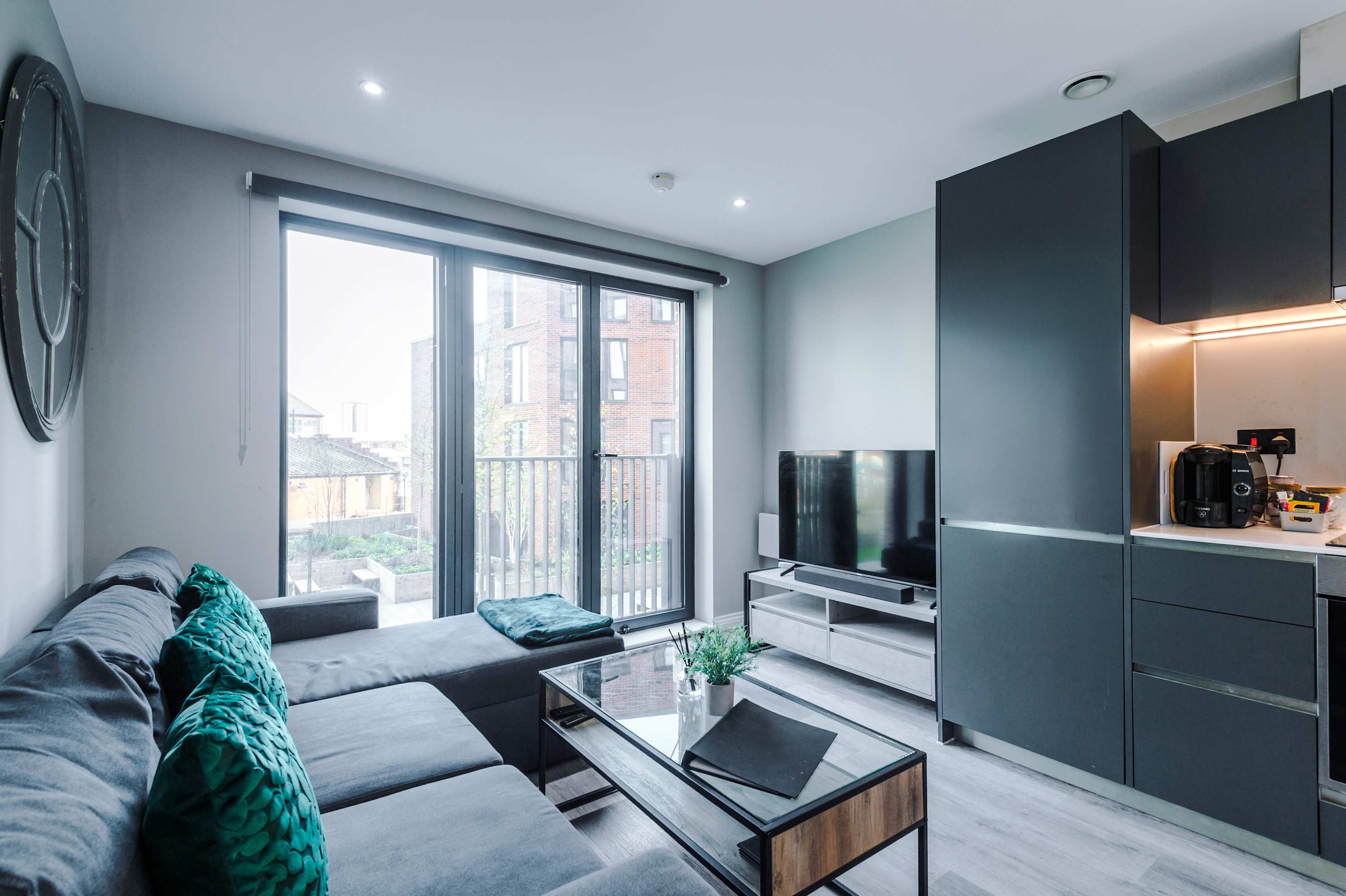 View Stylish City Centre Apartment in Whitehall Road LS12 1FG Stylish City Centre Apartment in Whitehall Road LS12 1FG - Property image 6 - VivreStays