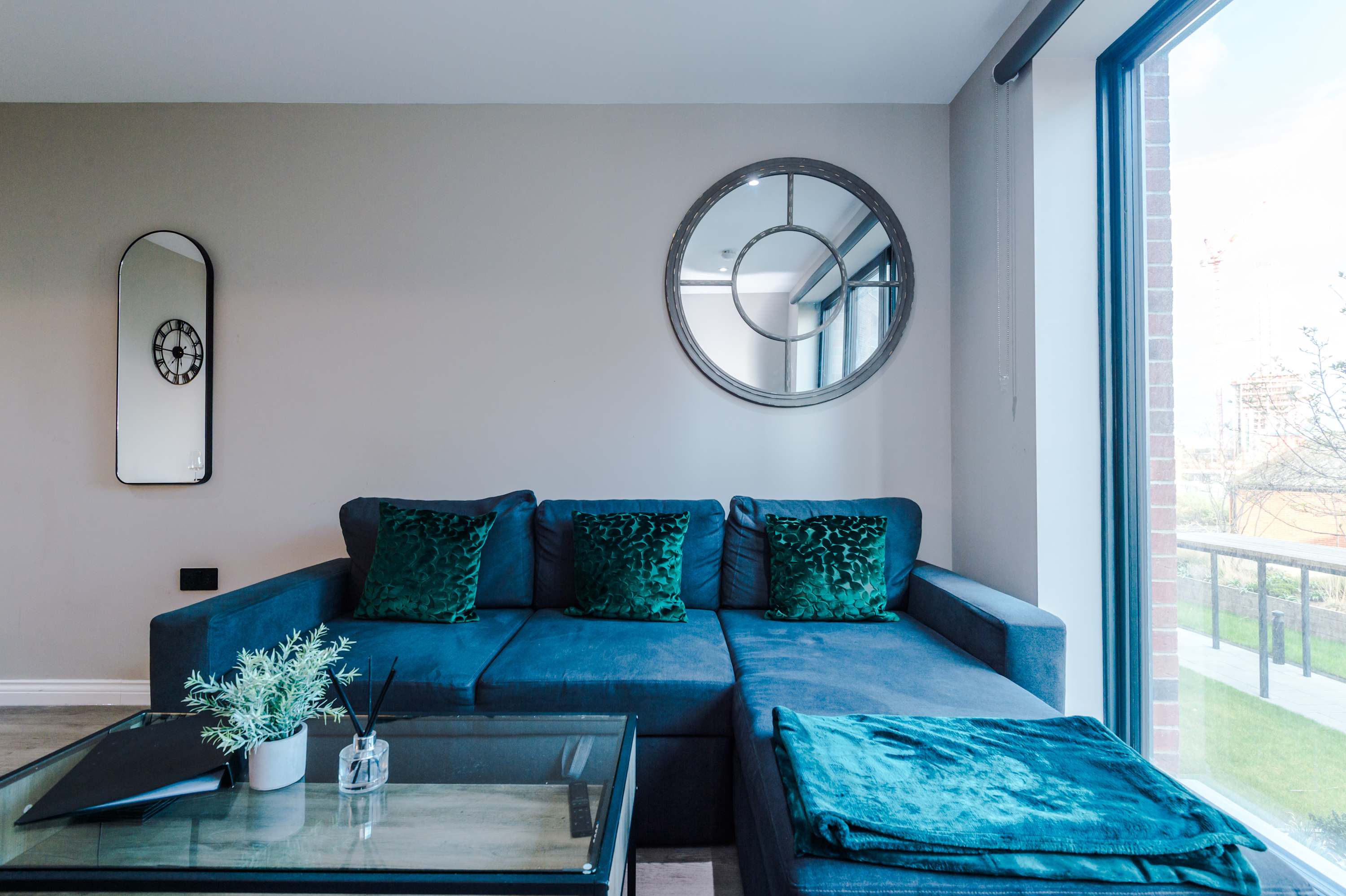 View Stylish City Centre Apartment in Whitehall Road LS12 1FG Stylish City Centre Apartment in Whitehall Road LS12 1FG - Property image 7 - VivreStays