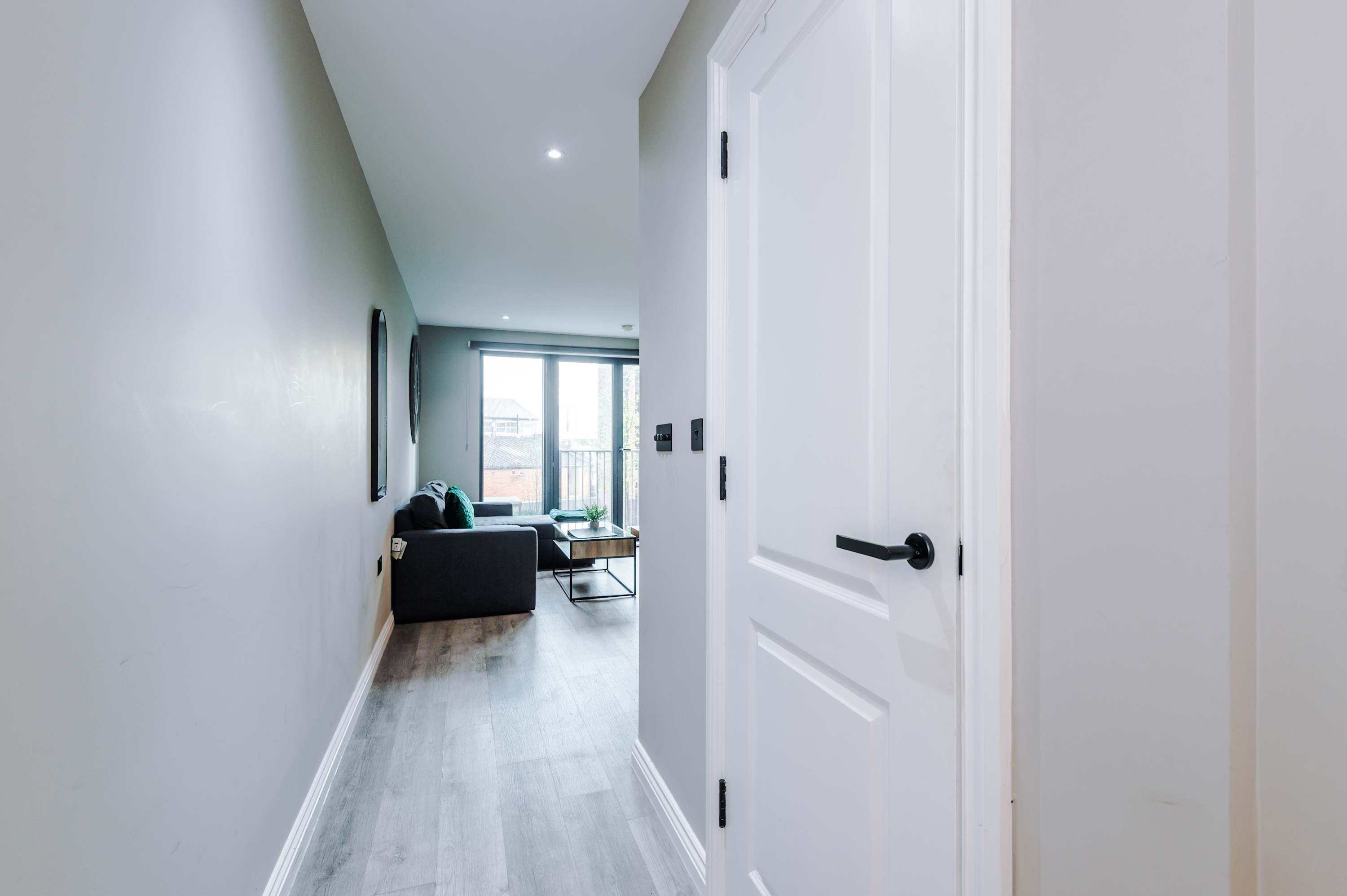 View Stylish City Centre Apartment in Whitehall Road LS12 1FG Stylish City Centre Apartment in Whitehall Road LS12 1FG - Property image 20 - VivreStays