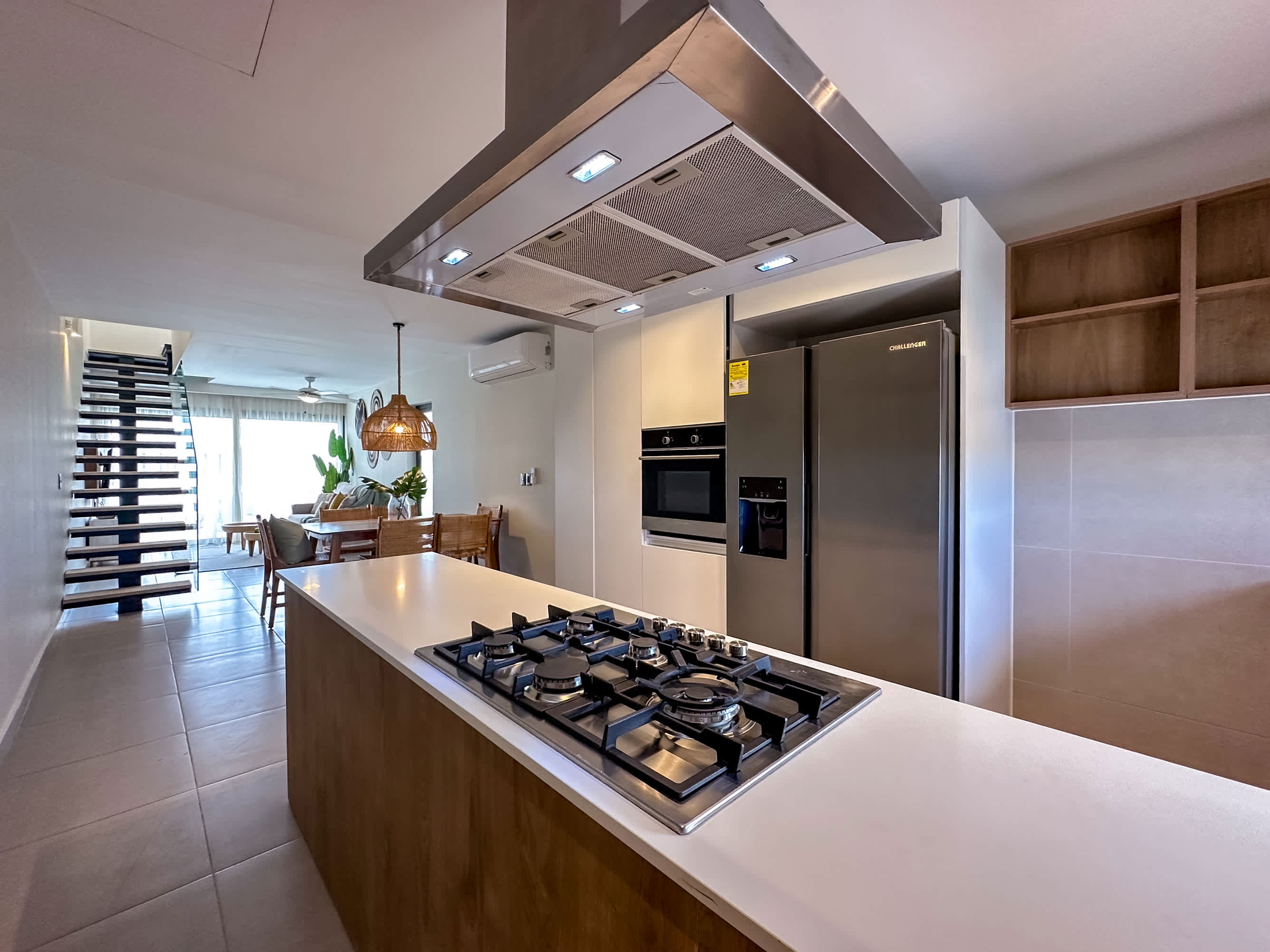 4 Bedroom Beach Penthouse w private rooftop