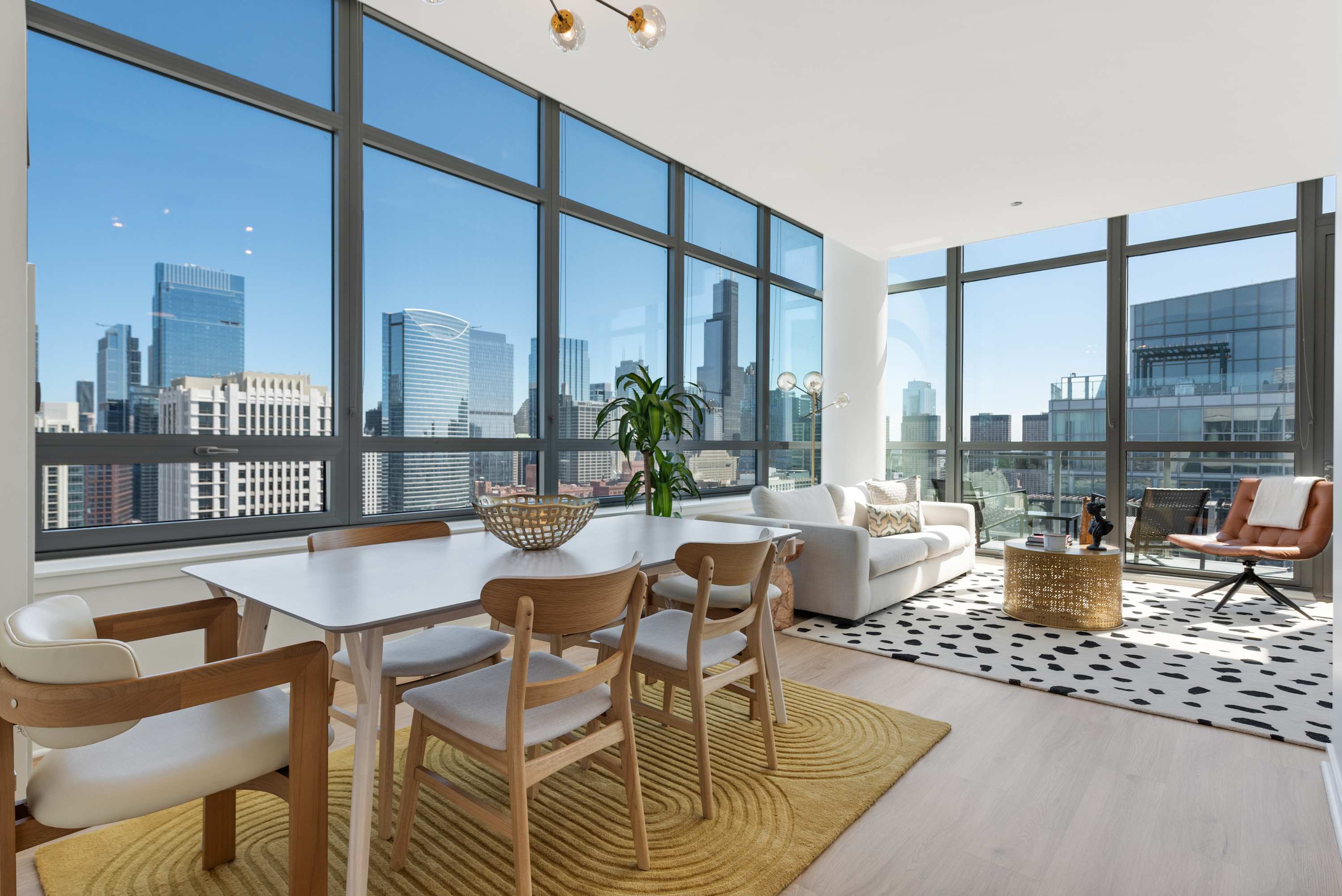 Sky-high 3br Penthouse In West Loop - Chicago, IL