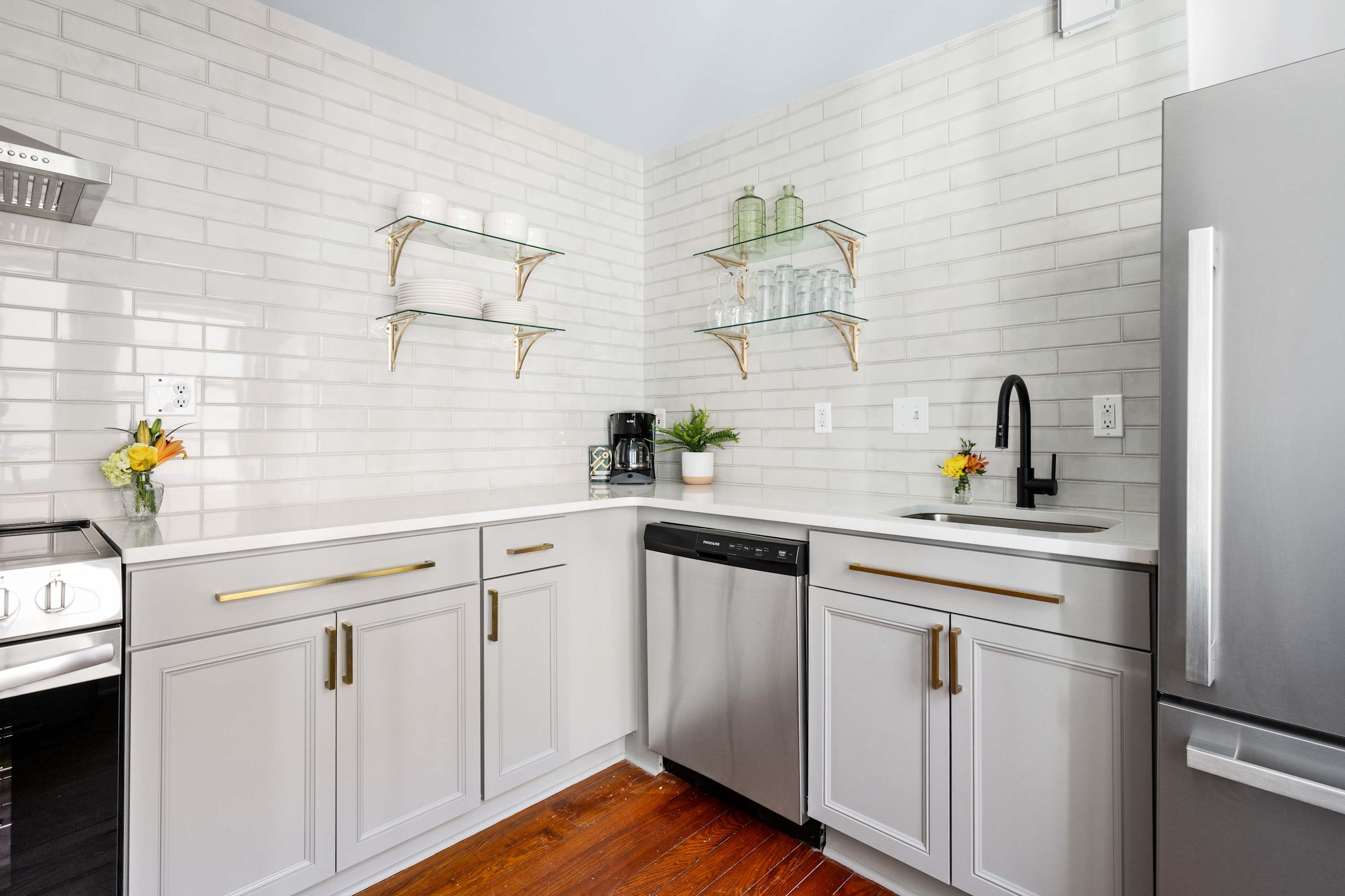 Fully Stocked Kitchen!