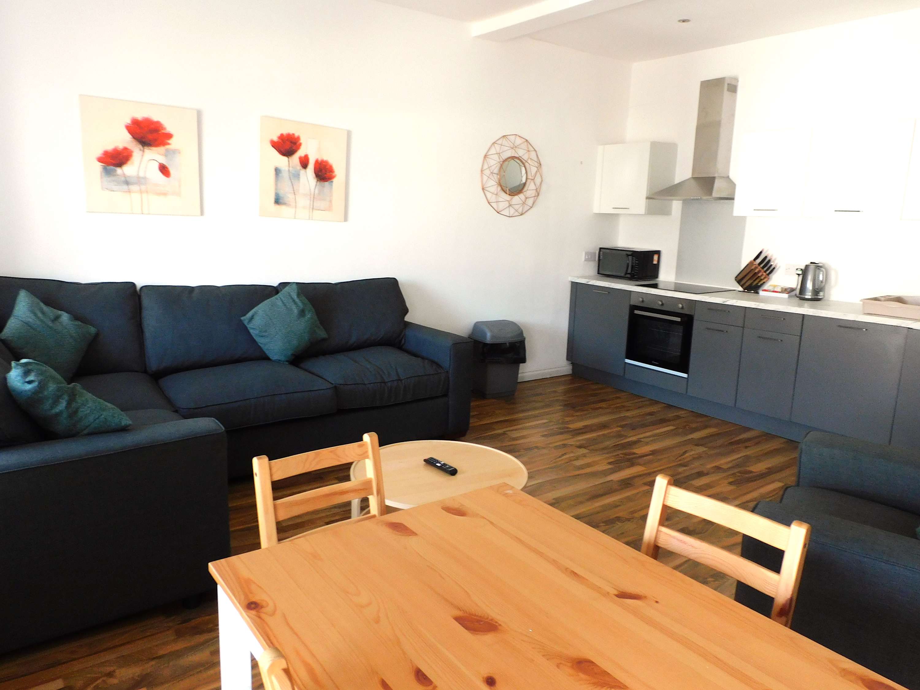No 1 -  2 bedroom Apartment in Lanark Town Centre