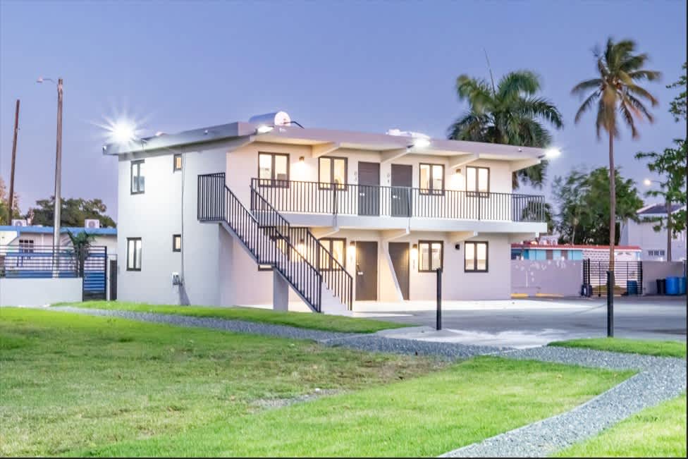 Entire complex  Beachfront Villa Complex 12 Bedrooms, 6 Baths, Sleeps 48 - Property photo