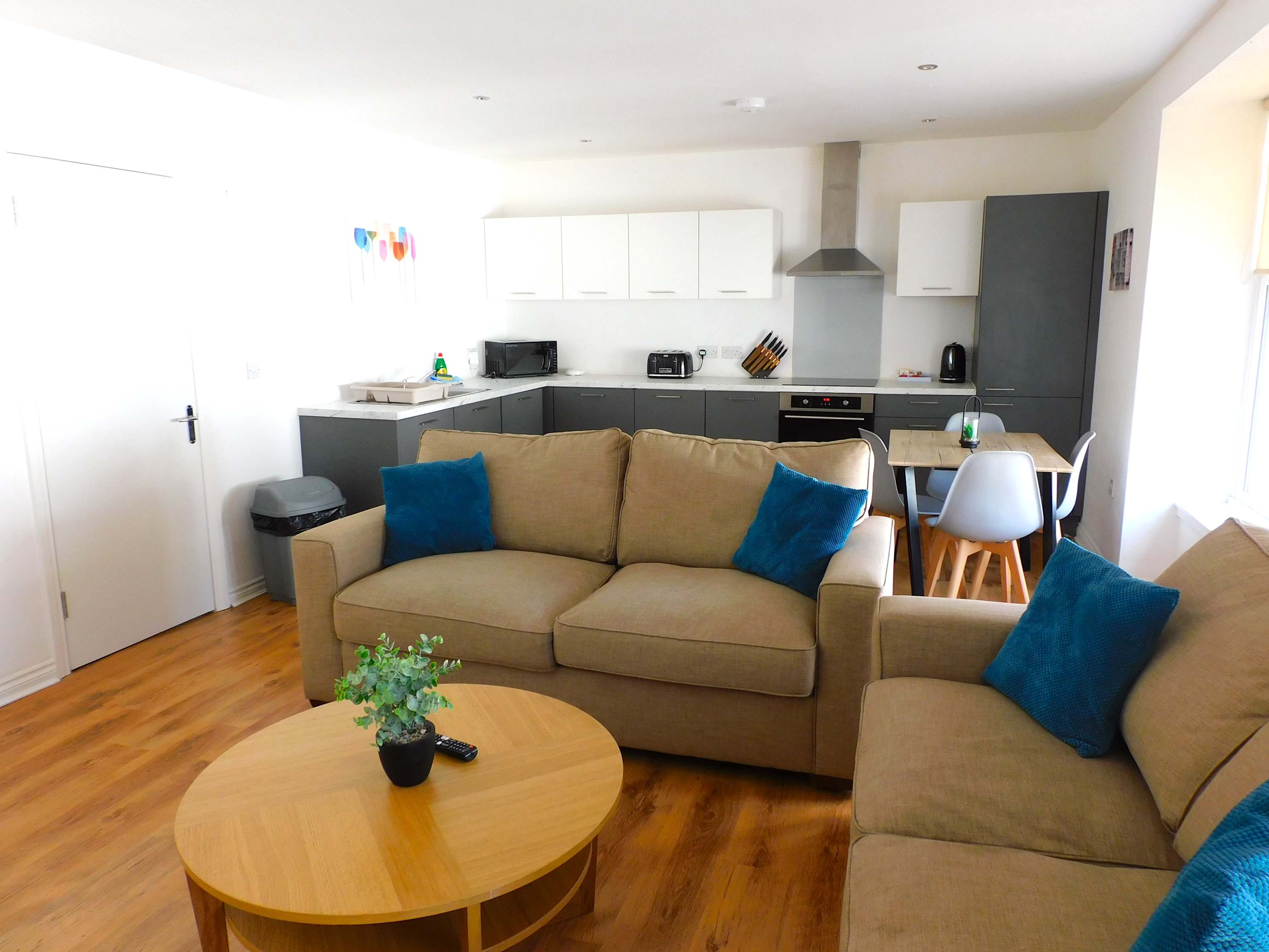 No 5 - Modern 2 bedroom Apartment in Lanark Town Centre