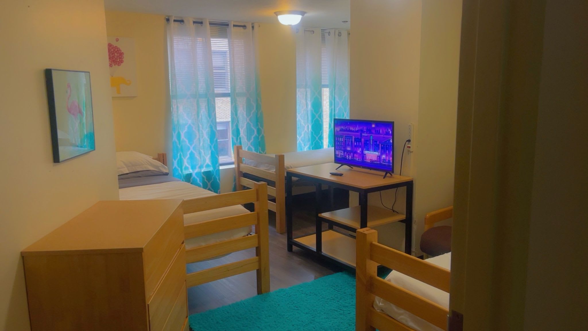 Cozy Downtown Apartment | TV & Walkable Location 2