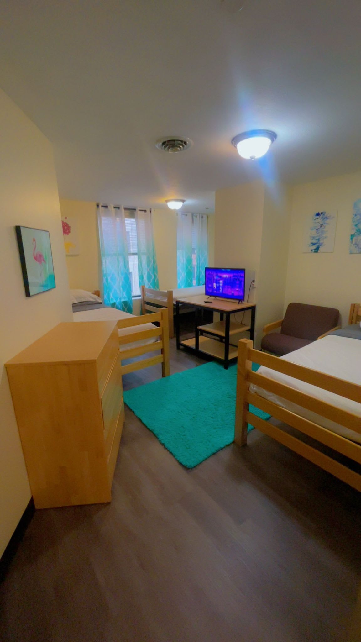 Cozy Downtown Apartment | TV & Walkable Location 3