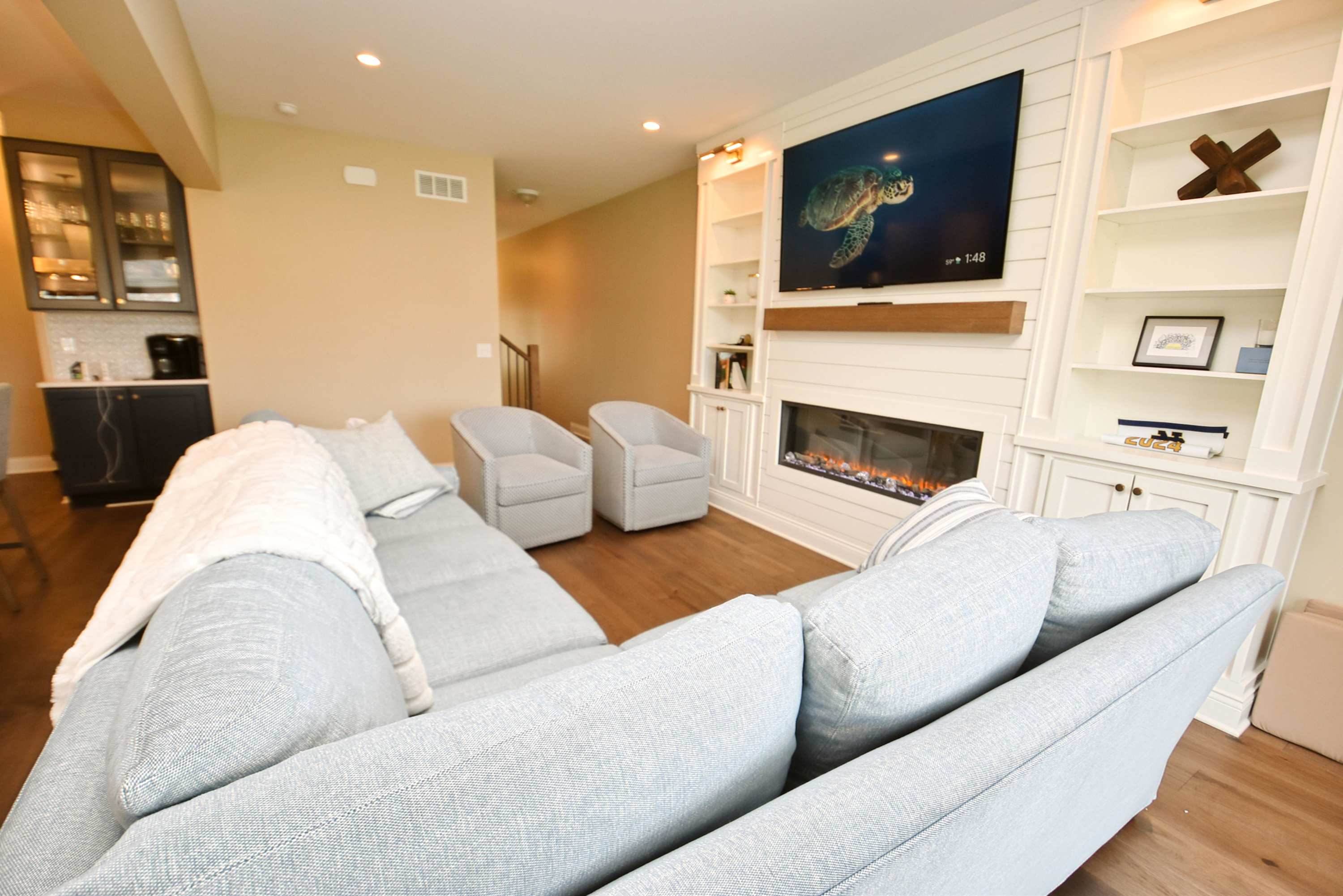 Luxury Townhouse near Notre Dame with Fireplace & Pit (1418) 4