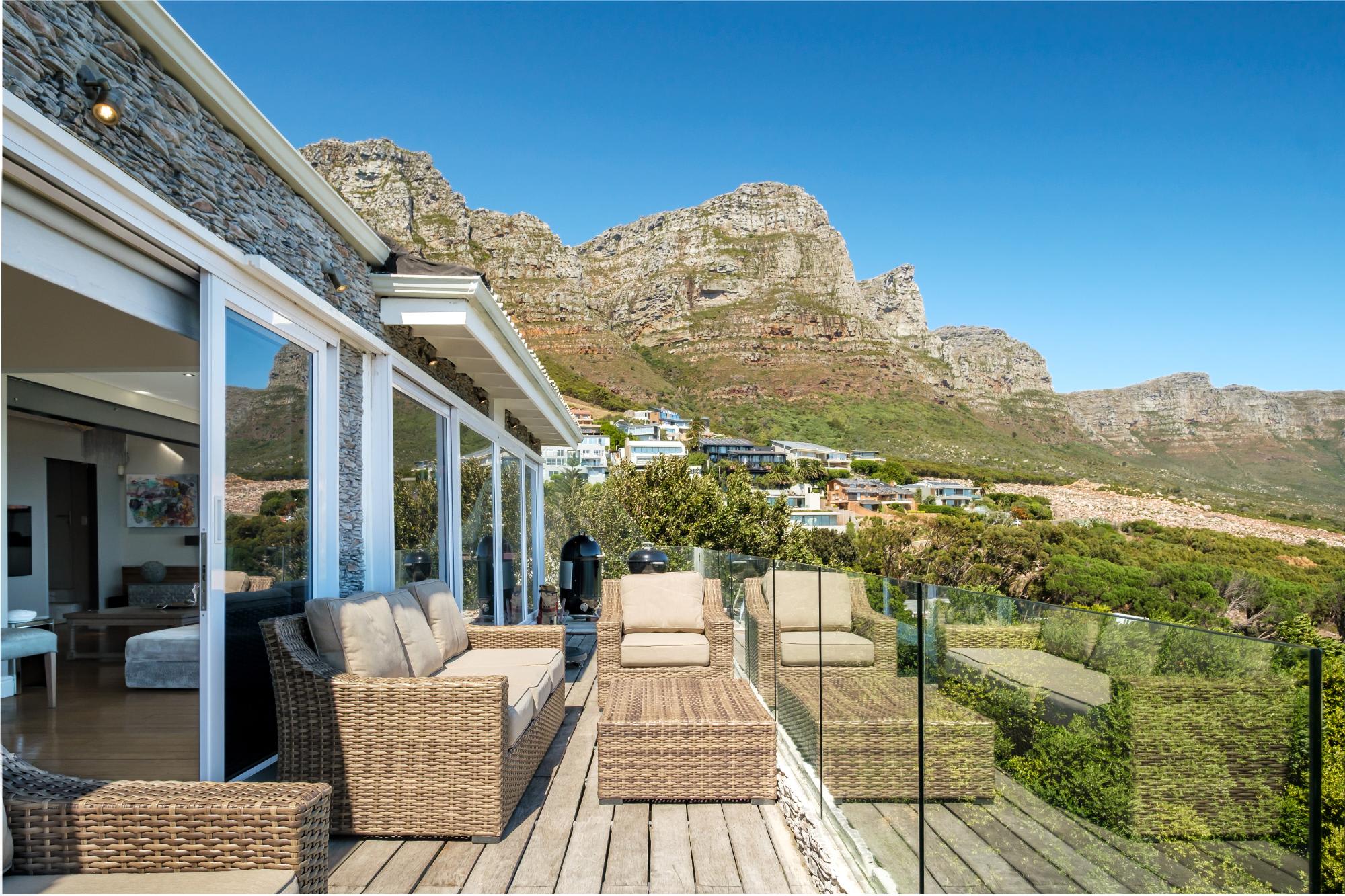 Stylish Camps Bay Home with Sea Views Beleza Villa 5