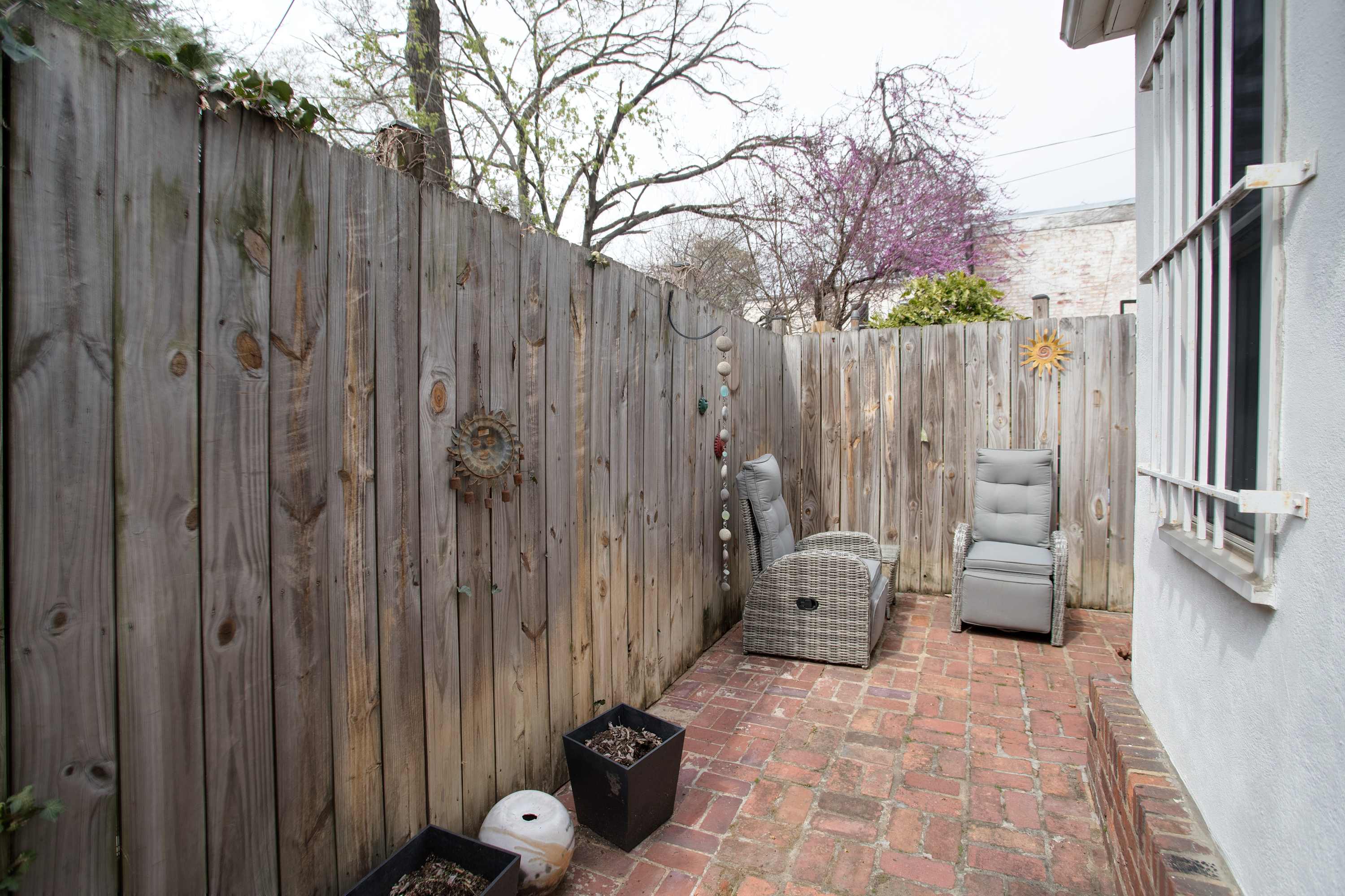 Sojourn Only 8 Blocks to Capitol with Private Patios 3