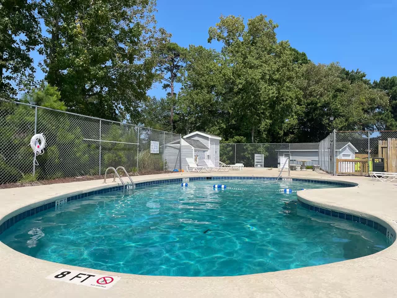 5 Min to Beach and Golf w Pool