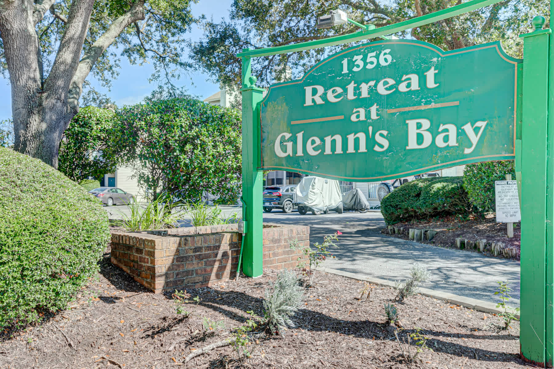 5 Min to Beach and Golf w Pool