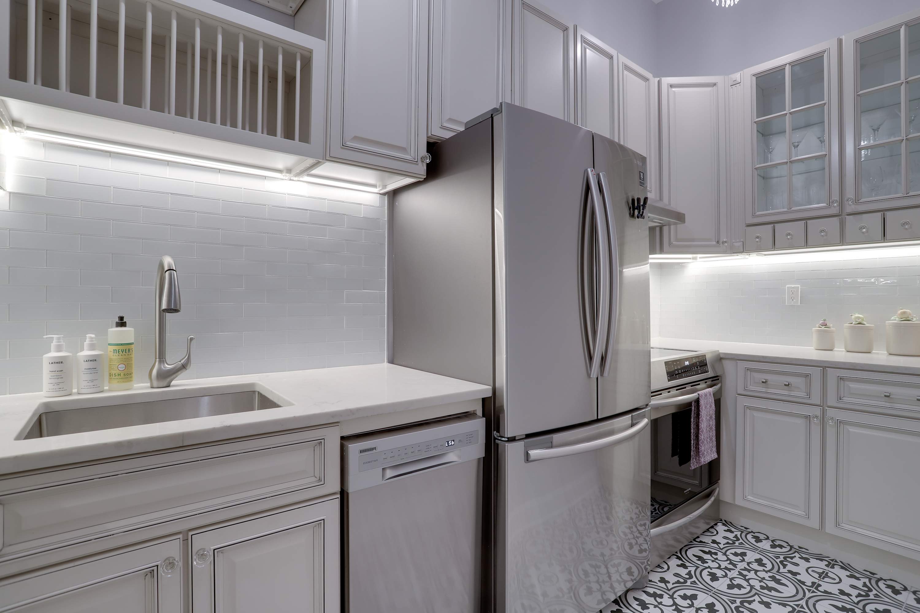 Sojourn 1717 19th | Sophisticated Urban Escape 6