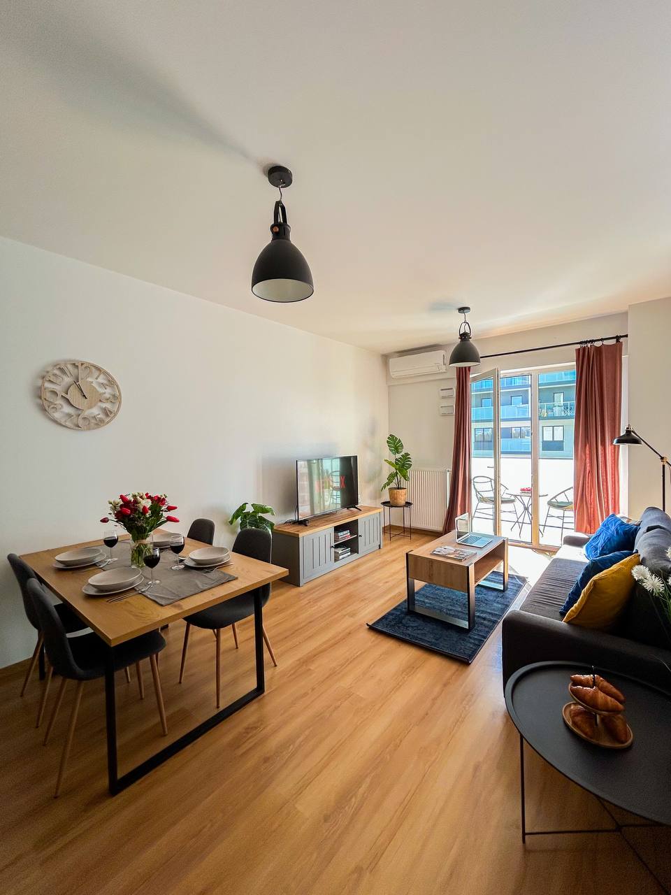 Lumina stylish 3-room apart near Atlas Arena