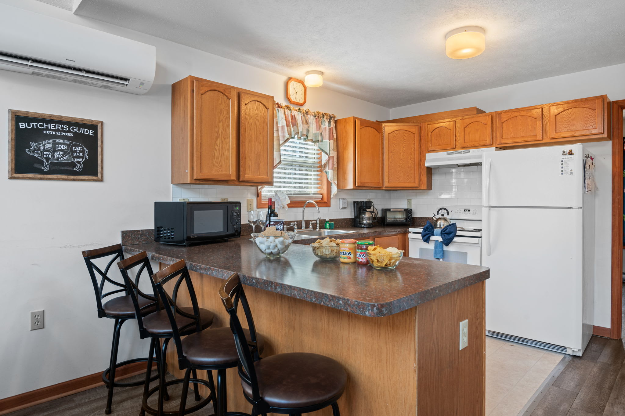 The fully equipped kitchen has everything you need to cook delicious meals